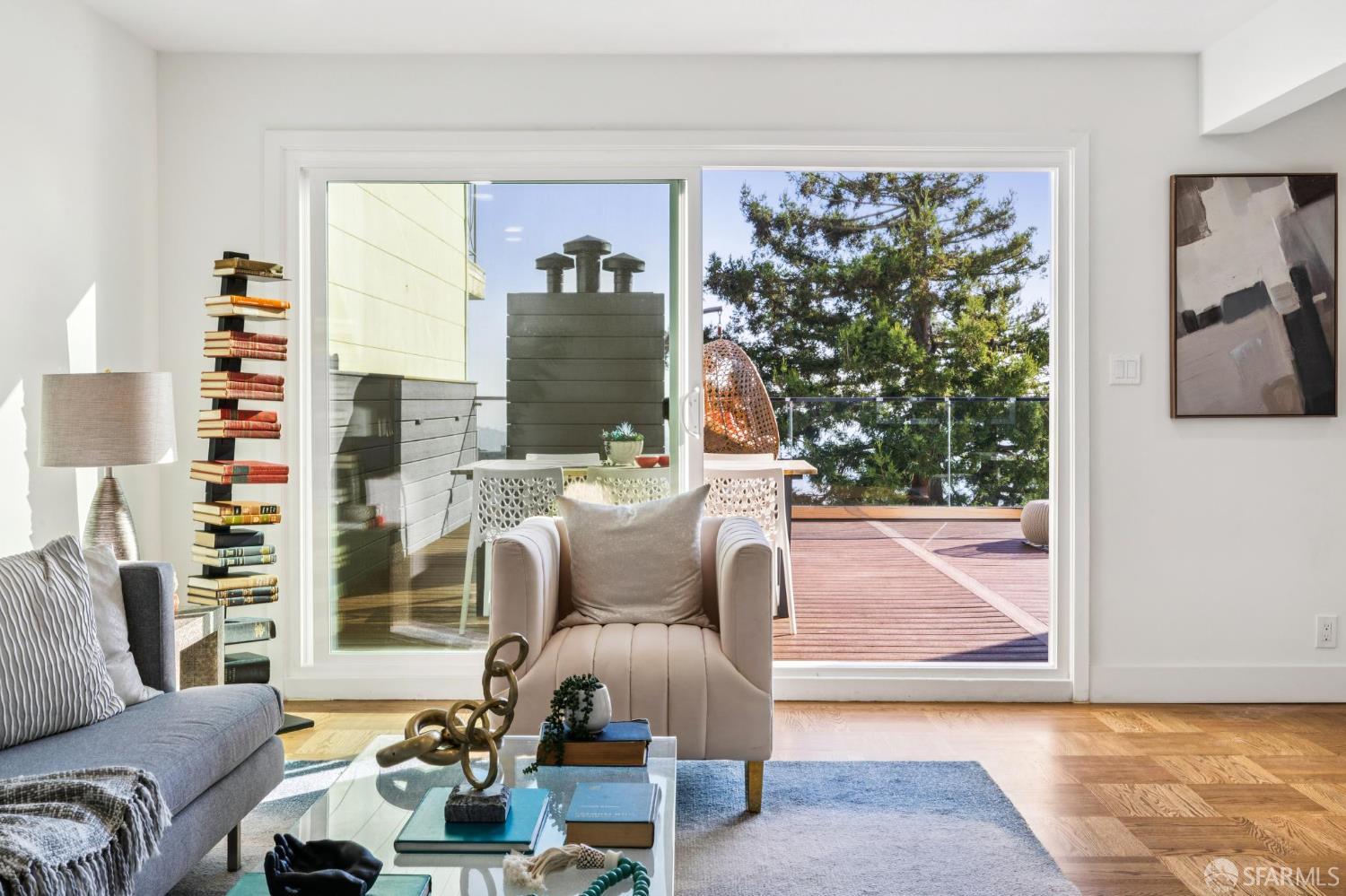 Detail Gallery Image 7 of 38 For 3711 Market St #2,  San Francisco,  CA 94131 - 2 Beds | 1 Baths