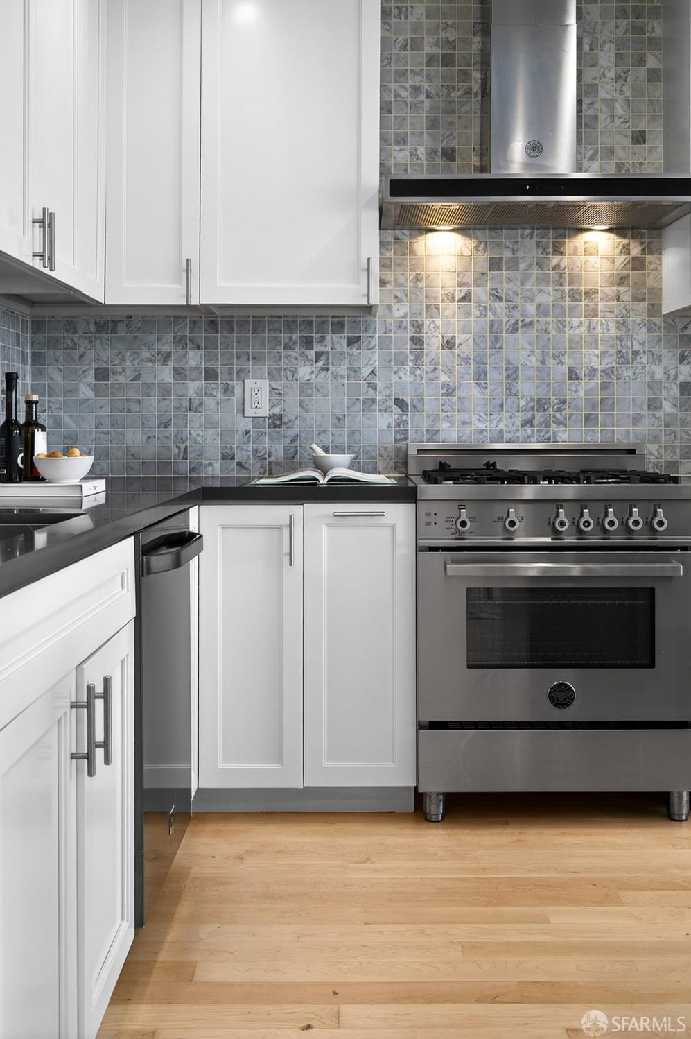 Detail Gallery Image 9 of 41 For 54 Marston Ave, San Francisco,  CA 94112 - 5 Beds | 5 Baths