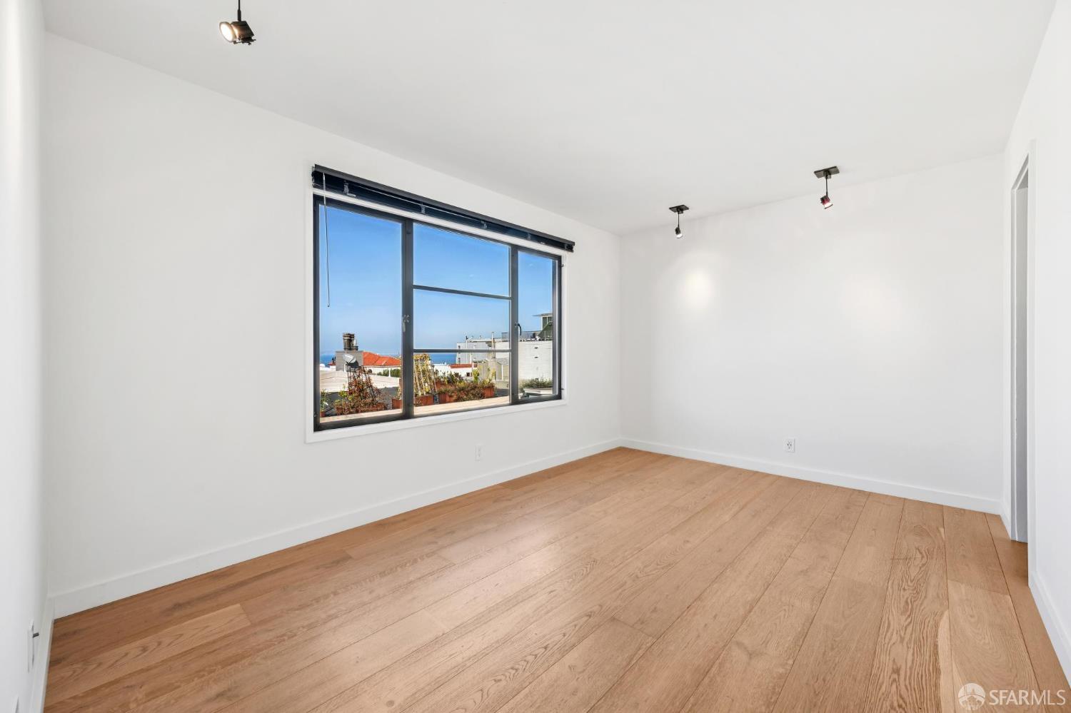 Detail Gallery Image 10 of 52 For 1831 Grant Ave #301,  San Francisco,  CA 94133 - 1 Beds | 1 Baths