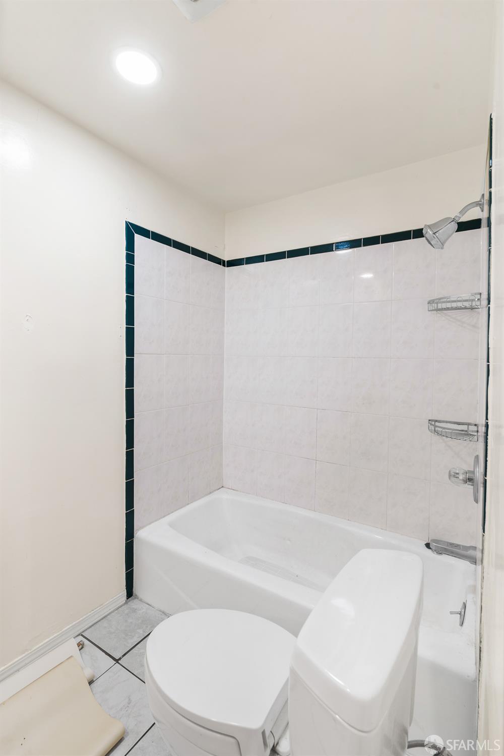 Detail Gallery Image 17 of 70 For 1748 E 15th St, Oakland,  CA 94606 - – Beds | – Baths