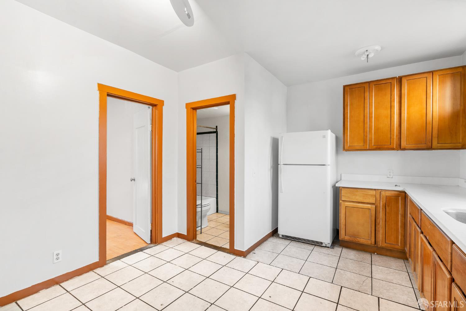 Detail Gallery Image 11 of 70 For 1748 E 15th St, Oakland,  CA 94606 - – Beds | – Baths