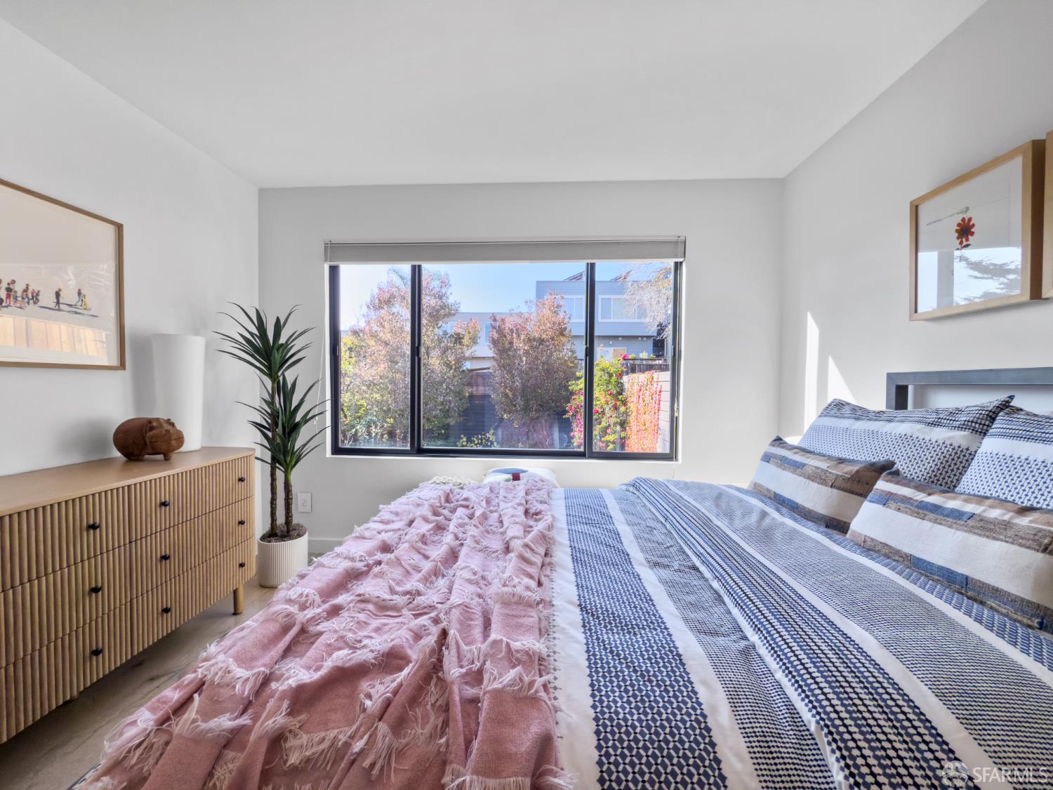 Detail Gallery Image 16 of 31 For 136 Bradford St, San Francisco,  CA 94110 - 4 Beds | 3 Baths