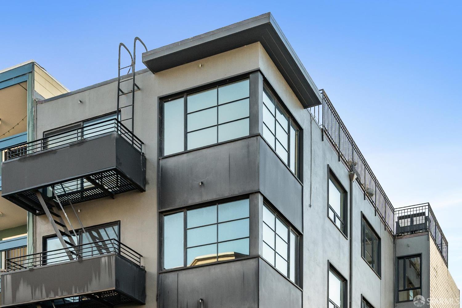 Detail Gallery Image 3 of 52 For 1831 Grant Ave #301,  San Francisco,  CA 94133 - 1 Beds | 1 Baths