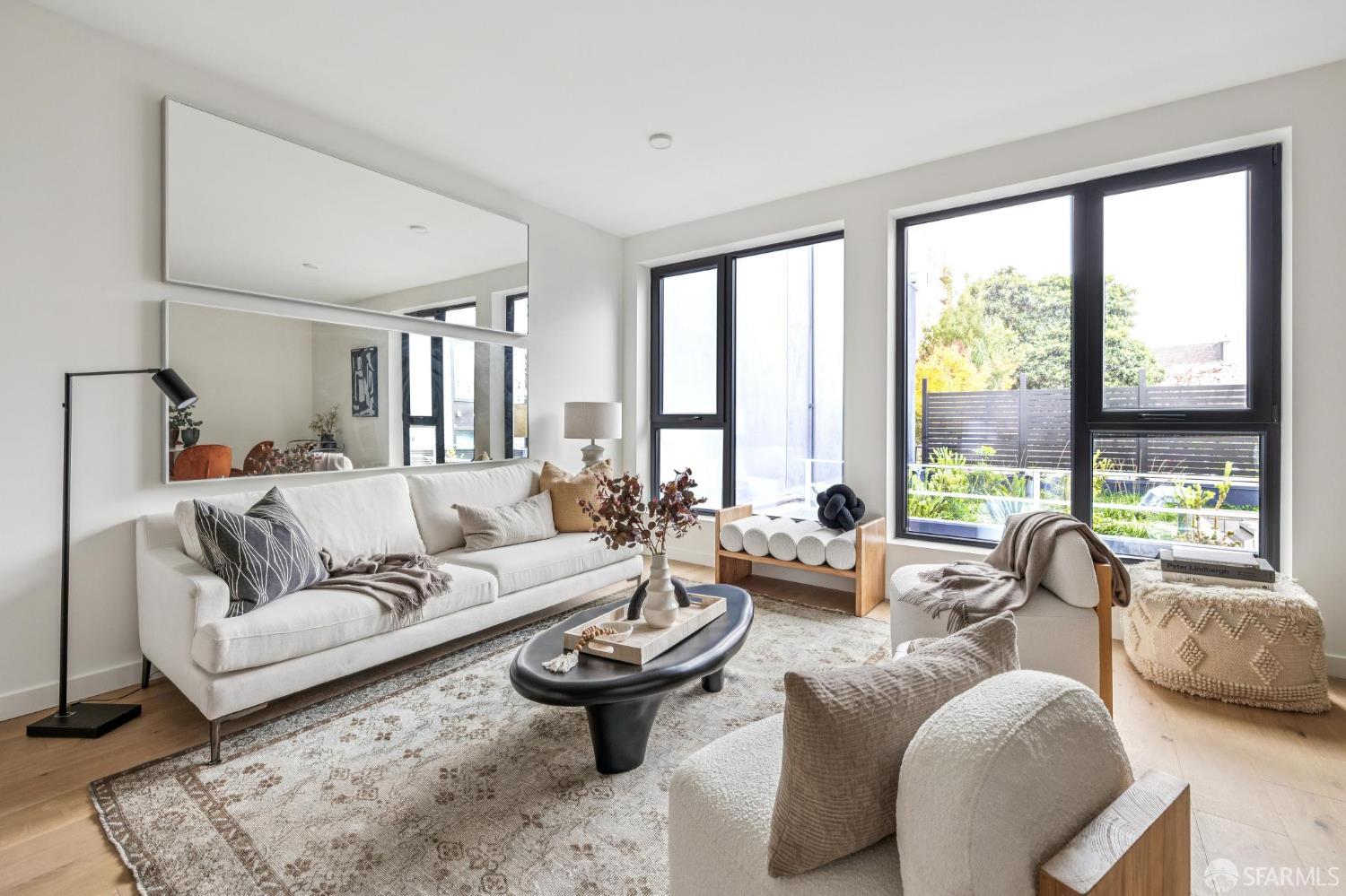 Detail Gallery Image 4 of 27 For 915 North Point St #R4,  San Francisco,  CA 94109 - 2 Beds | 2 Baths