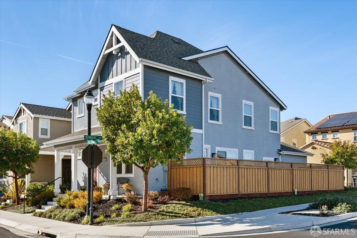 Detail Gallery Image 3 of 73 For 19102 Fallingwater Ln, –,  CA 93933 - 3 Beds | 2/1 Baths