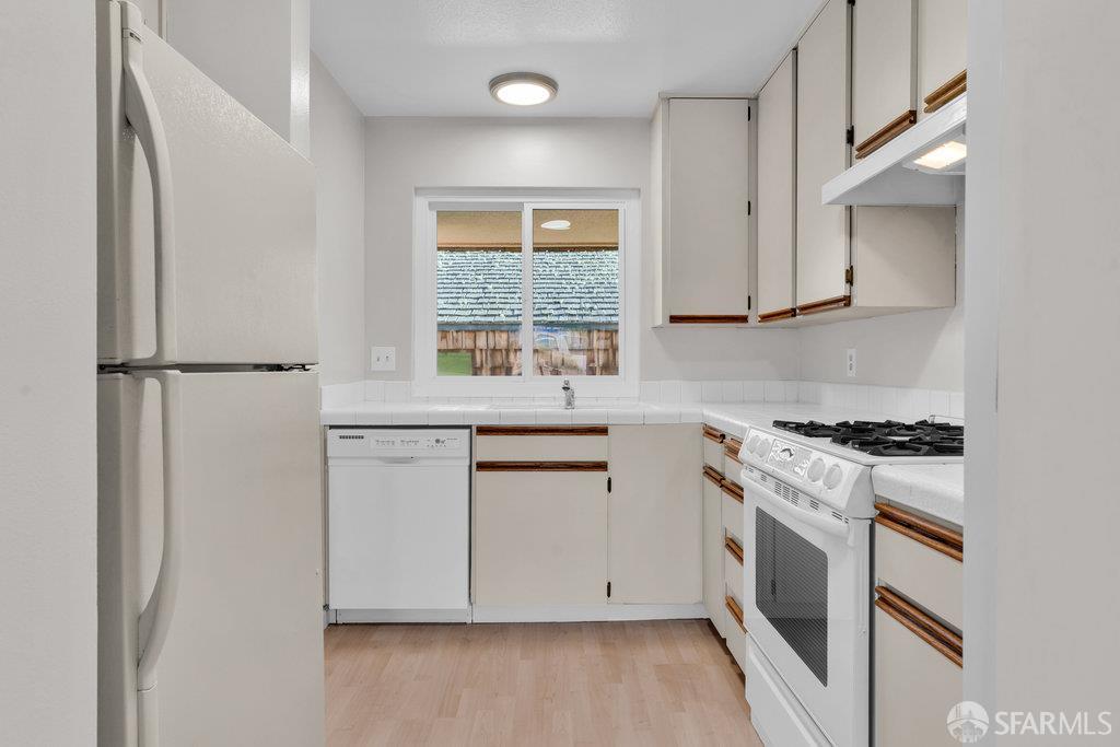 Detail Gallery Image 22 of 49 For 2626 Meath Dr, South San Francisco,  CA 94080 - 2 Beds | 1/1 Baths