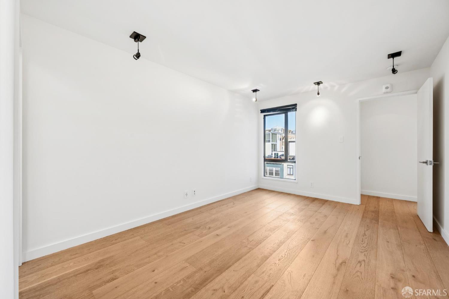 Detail Gallery Image 11 of 52 For 1831 Grant Ave #301,  San Francisco,  CA 94133 - 1 Beds | 1 Baths