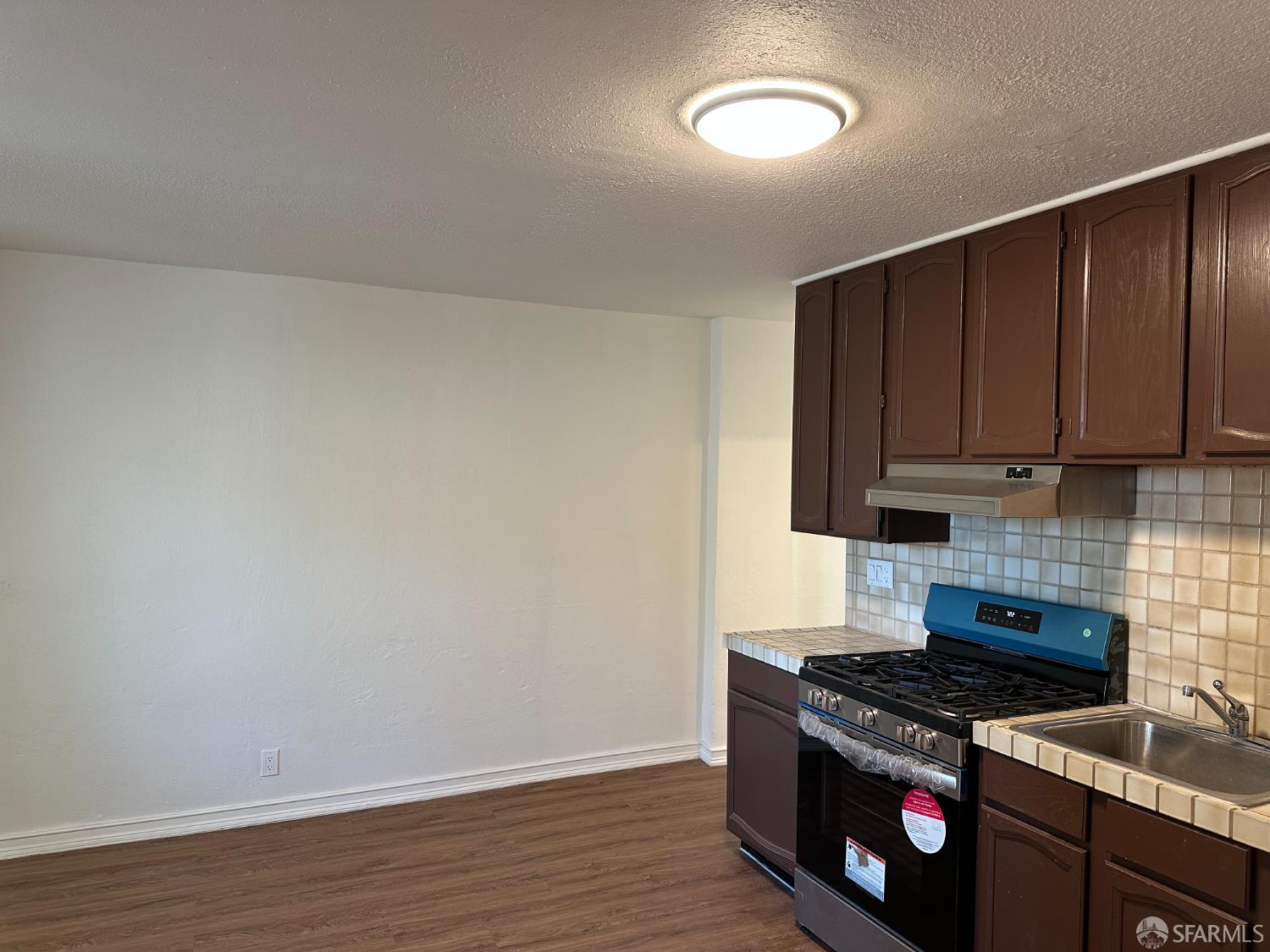 Detail Gallery Image 2 of 7 For 1224 Stockton St, San Francisco,  CA 94133 - – Beds | – Baths