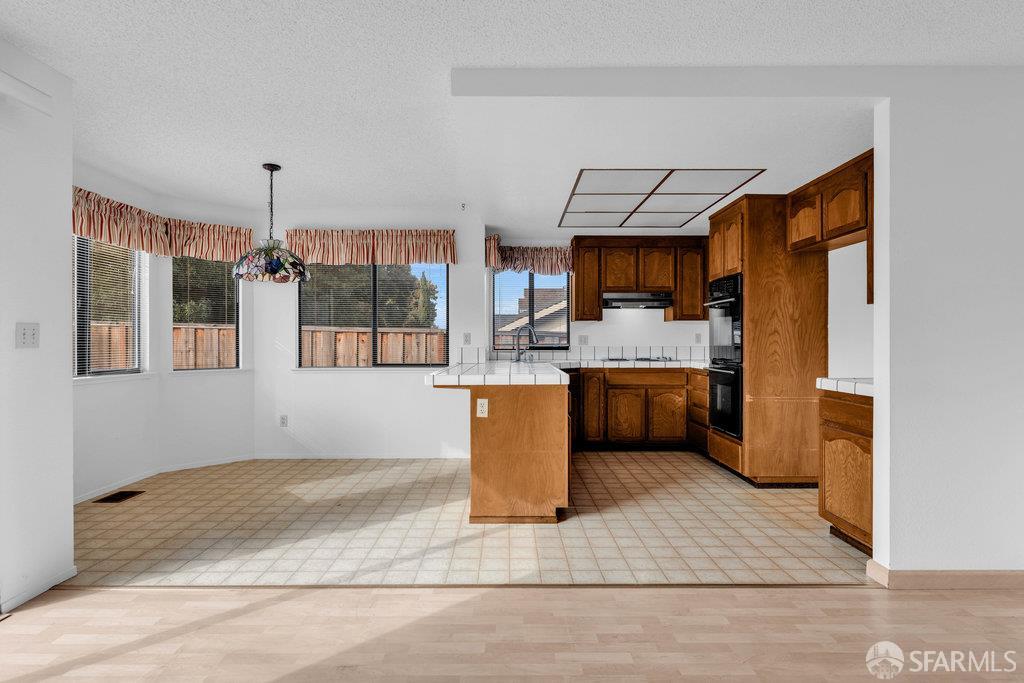 Detail Gallery Image 25 of 61 For 184 Pearce, Hercules,  CA 94547 - 3 Beds | 2 Baths