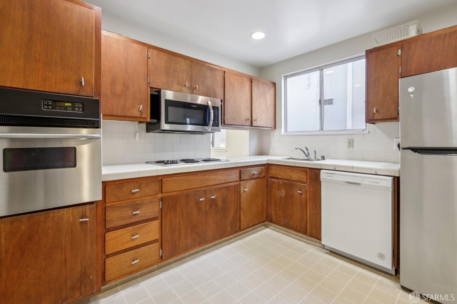 Detail Gallery Image 16 of 50 For 66 Rockridge Ave, Daly City,  CA 94015 - 3 Beds | 2 Baths