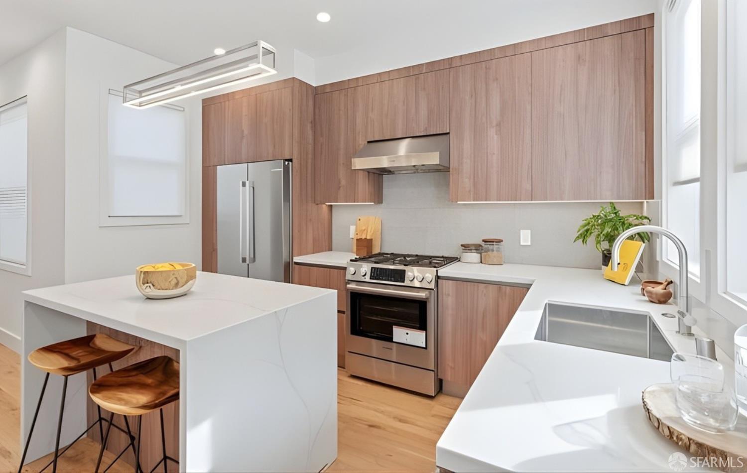 Detail Gallery Image 9 of 57 For 31 Prescott Ct, San Francisco,  CA 94133 - – Beds | – Baths