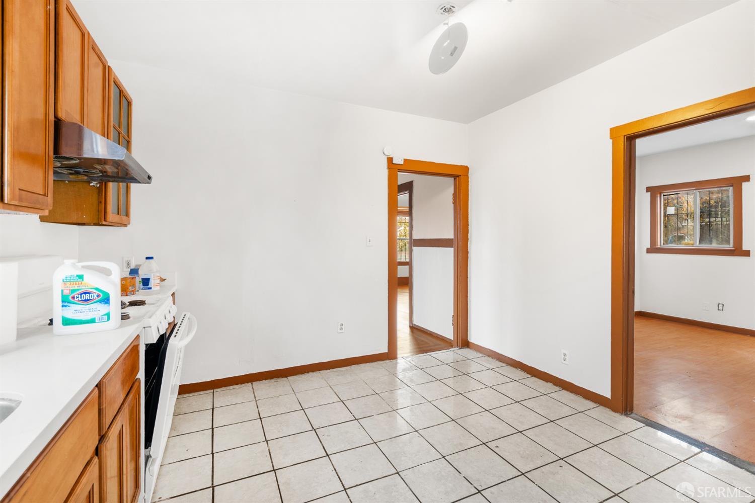 Detail Gallery Image 10 of 70 For 1748 E 15th St, Oakland,  CA 94606 - – Beds | – Baths