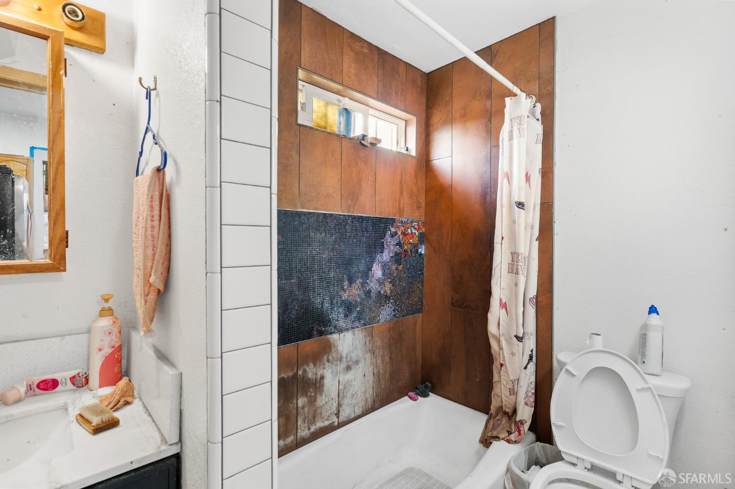 Detail Gallery Image 47 of 70 For 1748 E 15th St, Oakland,  CA 94606 - – Beds | – Baths