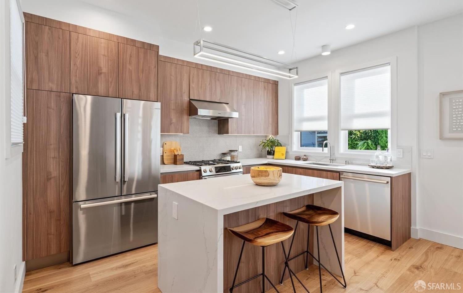 Detail Gallery Image 11 of 57 For 31 Prescott Ct, San Francisco,  CA 94133 - – Beds | – Baths