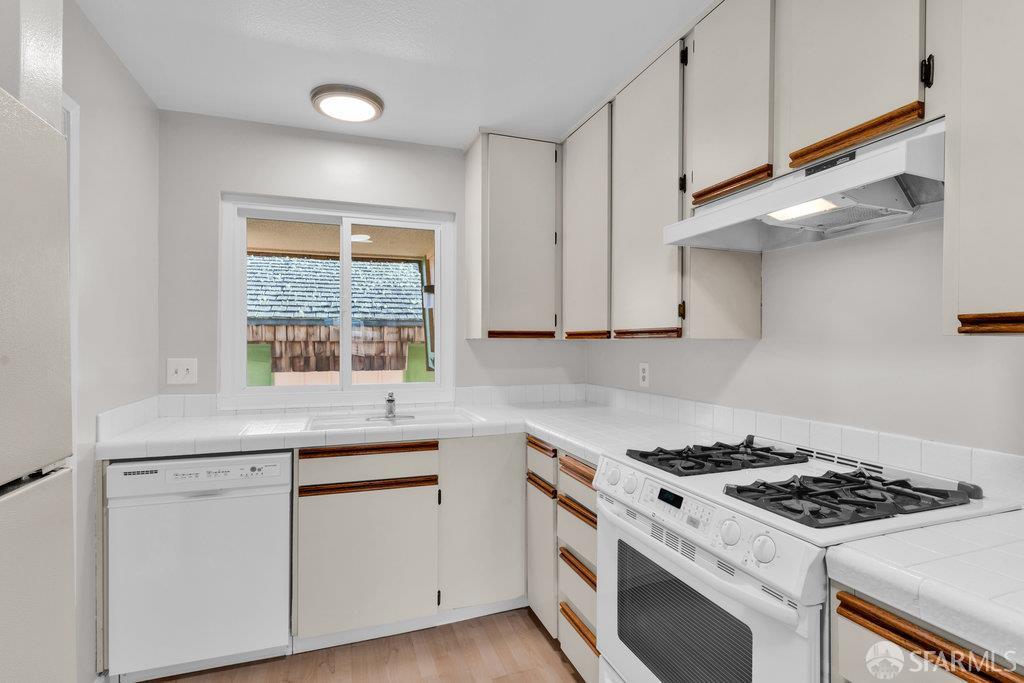 Detail Gallery Image 24 of 49 For 2626 Meath Dr, South San Francisco,  CA 94080 - 2 Beds | 1/1 Baths