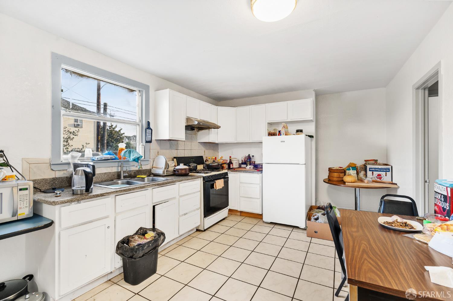 Detail Gallery Image 34 of 70 For 1748 E 15th St, Oakland,  CA 94606 - – Beds | – Baths