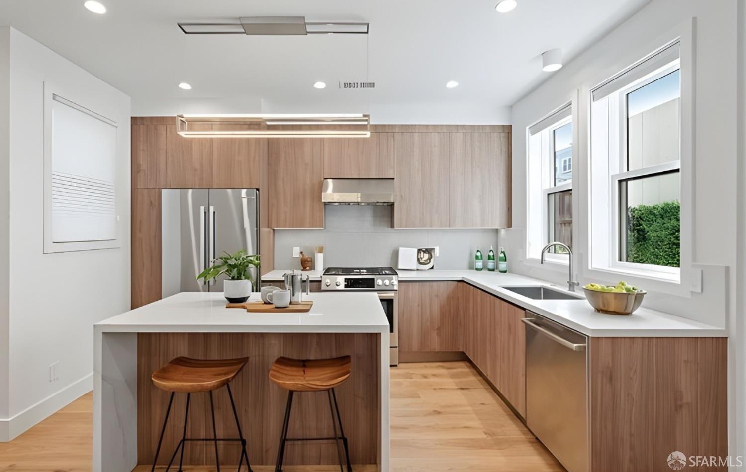 Detail Gallery Image 13 of 57 For 31 Prescott Ct, San Francisco,  CA 94133 - – Beds | – Baths