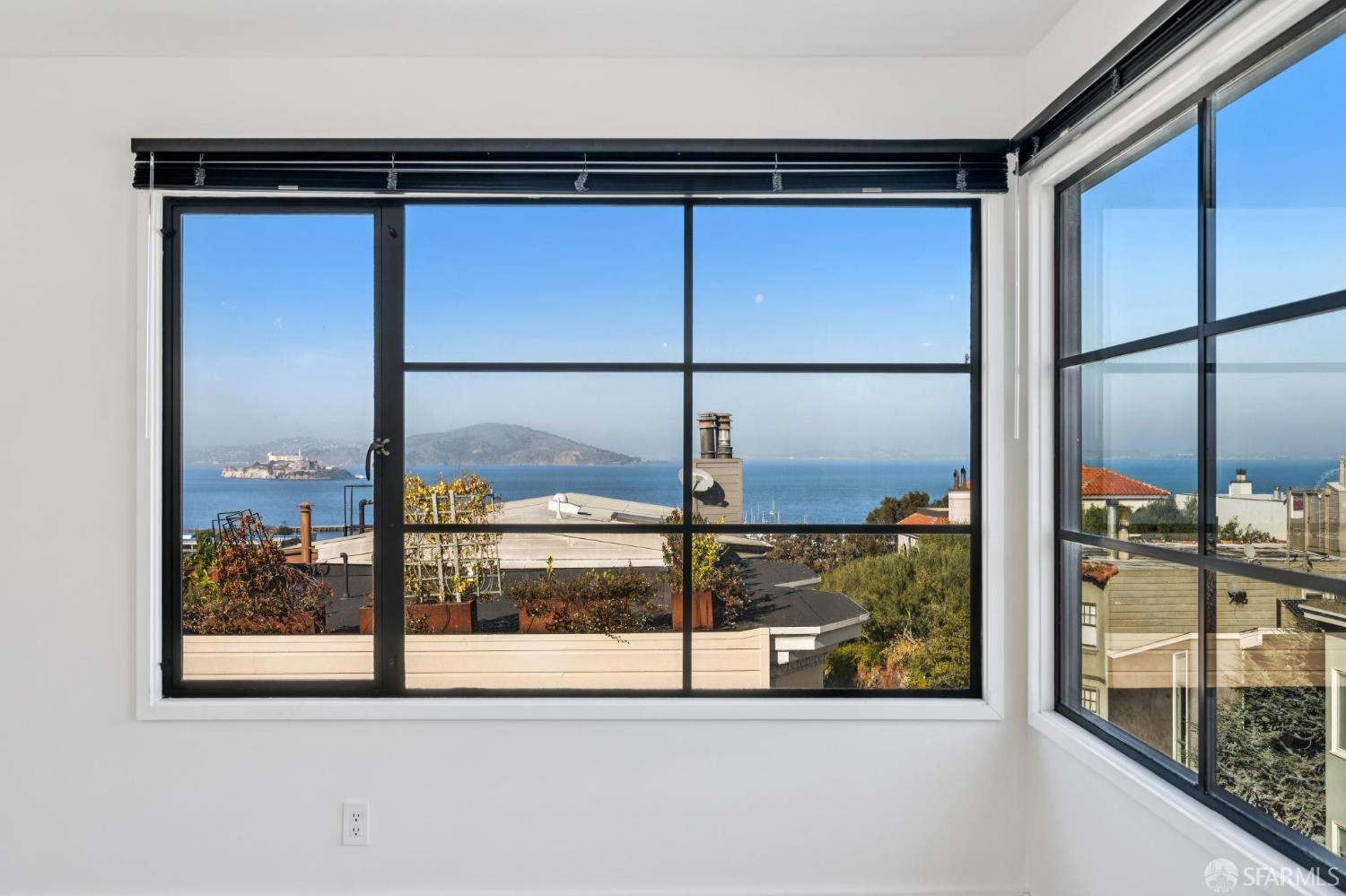 Detail Gallery Image 5 of 52 For 1831 Grant Ave #301,  San Francisco,  CA 94133 - 1 Beds | 1 Baths
