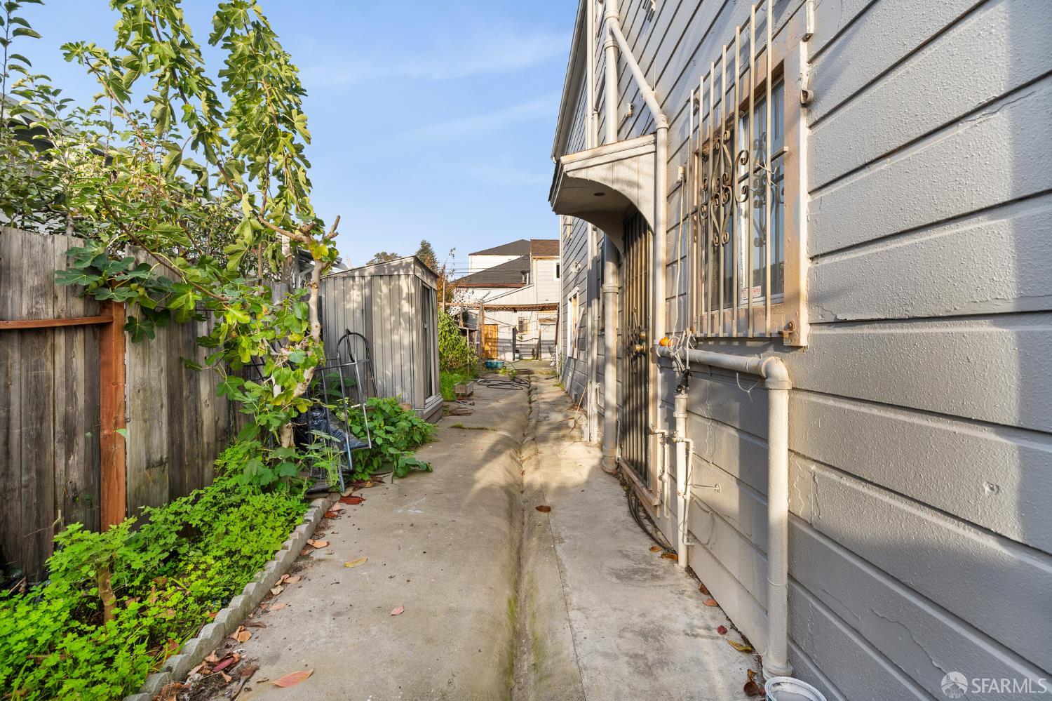 Detail Gallery Image 64 of 70 For 1748 E 15th St, Oakland,  CA 94606 - – Beds | – Baths