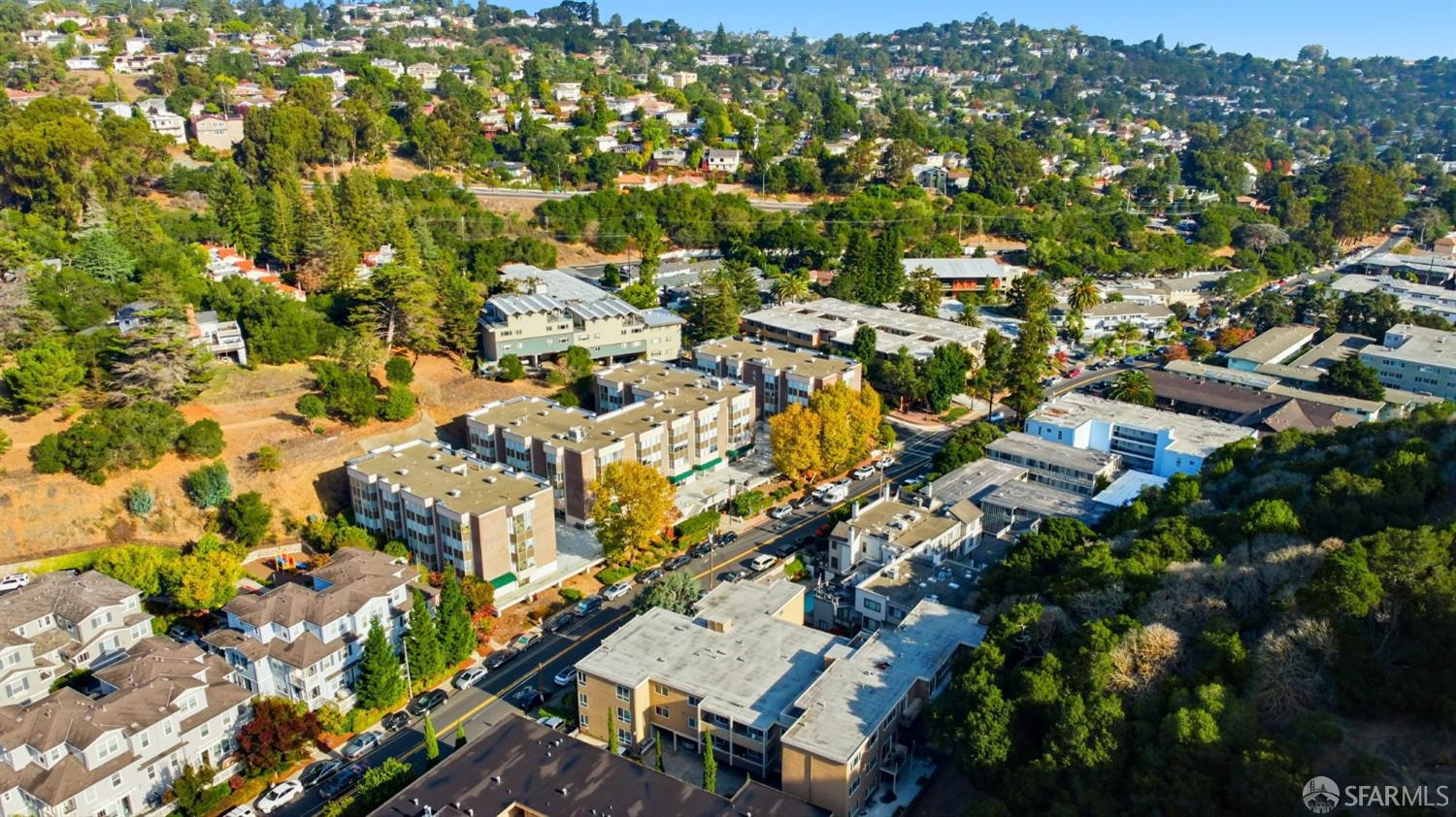 Detail Gallery Image 21 of 25 For 2421 Carlmont Dr, Belmont,  CA 94002 - – Beds | – Baths