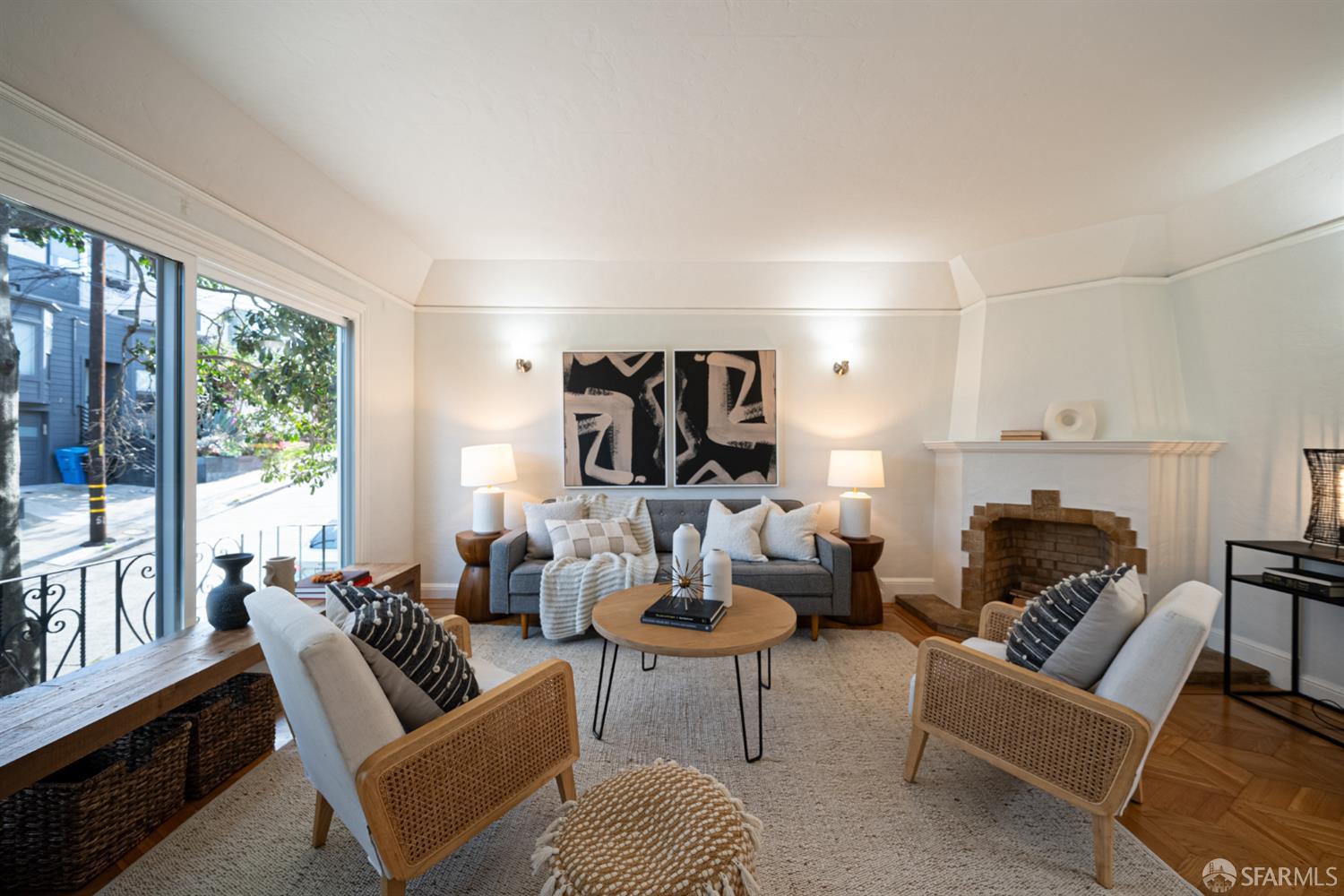 Detail Gallery Image 4 of 62 For 62 Bronte St, San Francisco,  CA 94110 - 2 Beds | 2 Baths