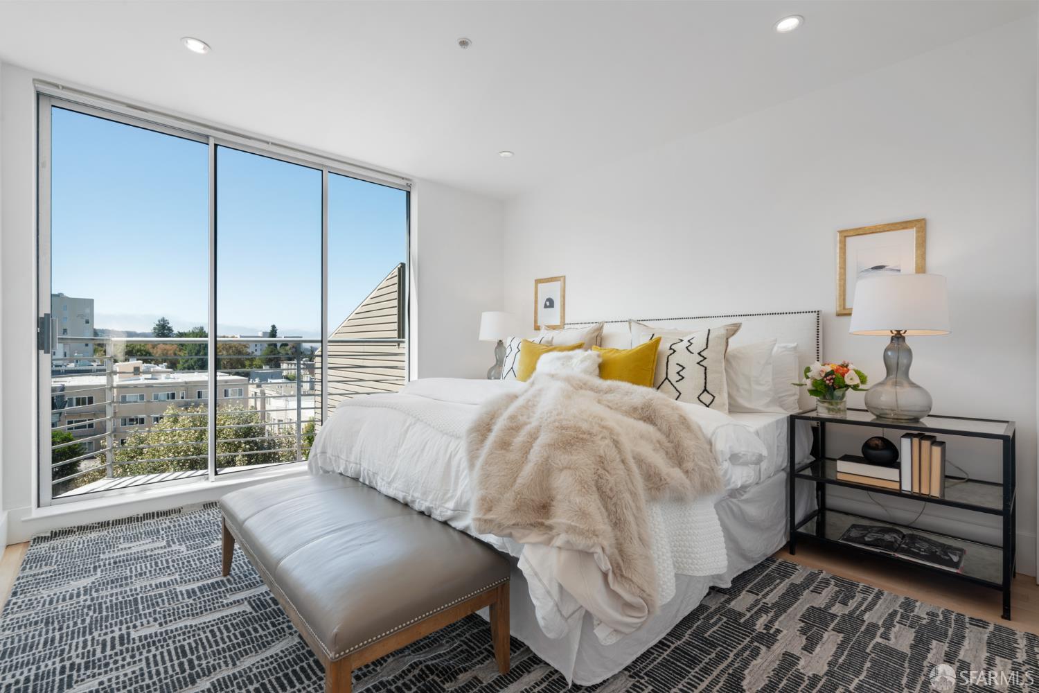 Detail Gallery Image 11 of 29 For 2315 Van Ness Ave #7,  San Francisco,  CA 94109 - 2 Beds | 1/1 Baths