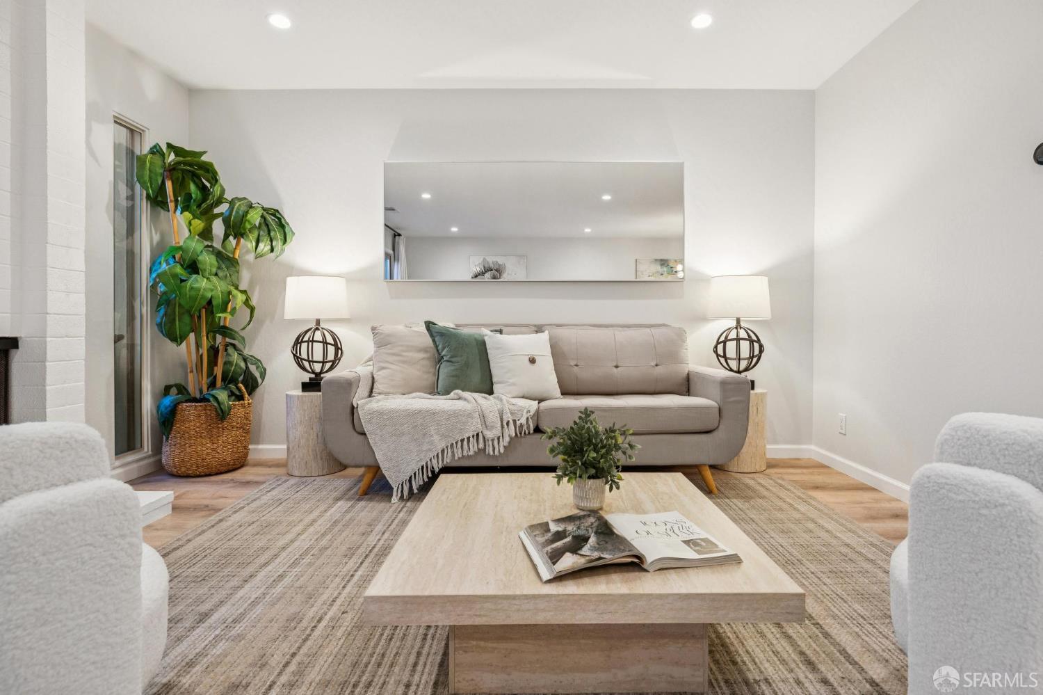 Detail Gallery Image 8 of 51 For 1152 Admiralty Ln, Alameda,  CA 94502 - 3 Beds | 1/1 Baths