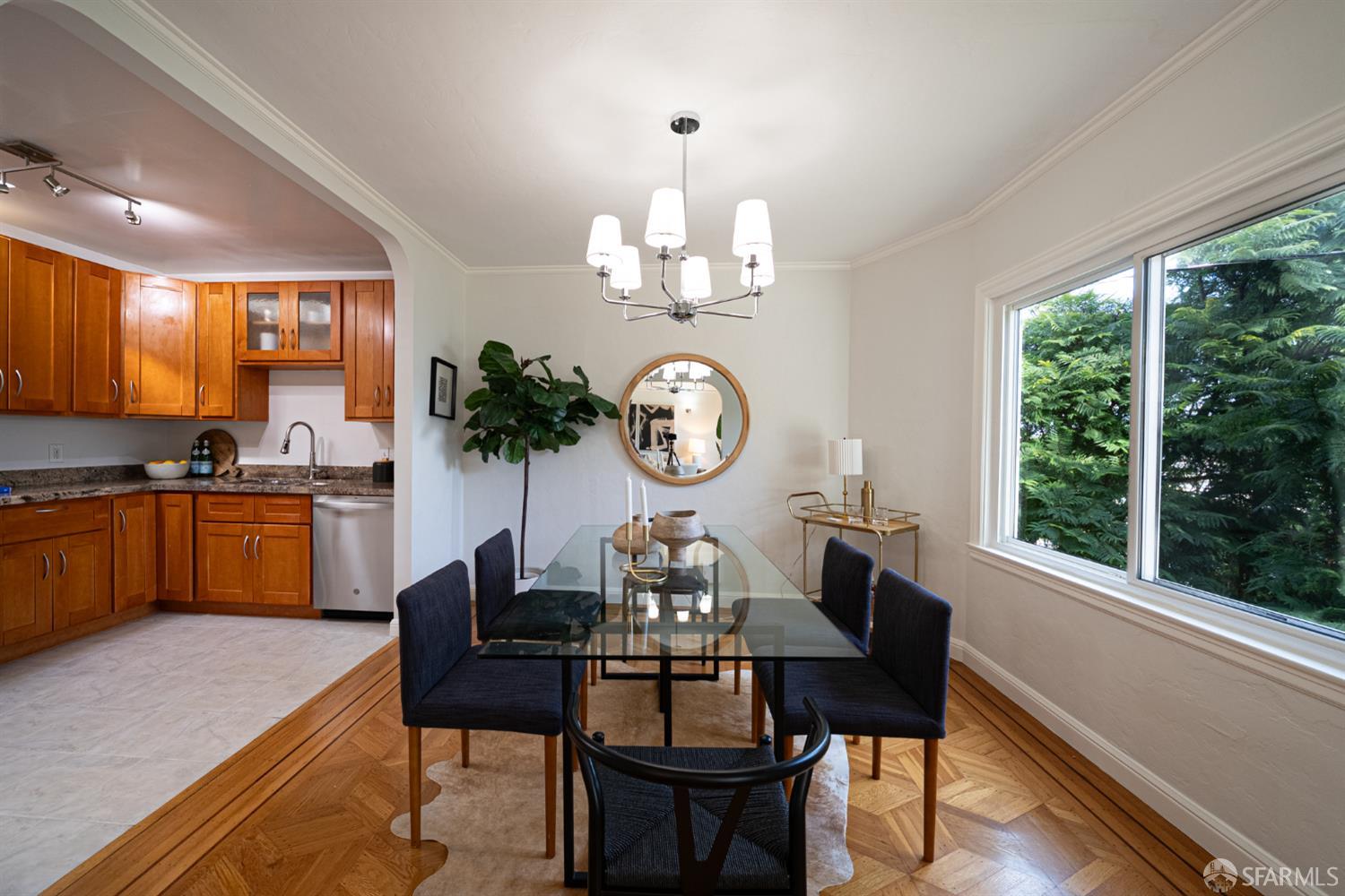 Detail Gallery Image 10 of 62 For 62 Bronte St, San Francisco,  CA 94110 - 2 Beds | 2 Baths