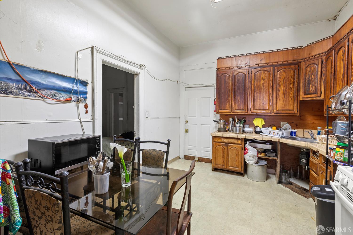 Detail Gallery Image 8 of 20 For 1134 Treat Ave, San Francisco,  CA 94110 - – Beds | – Baths