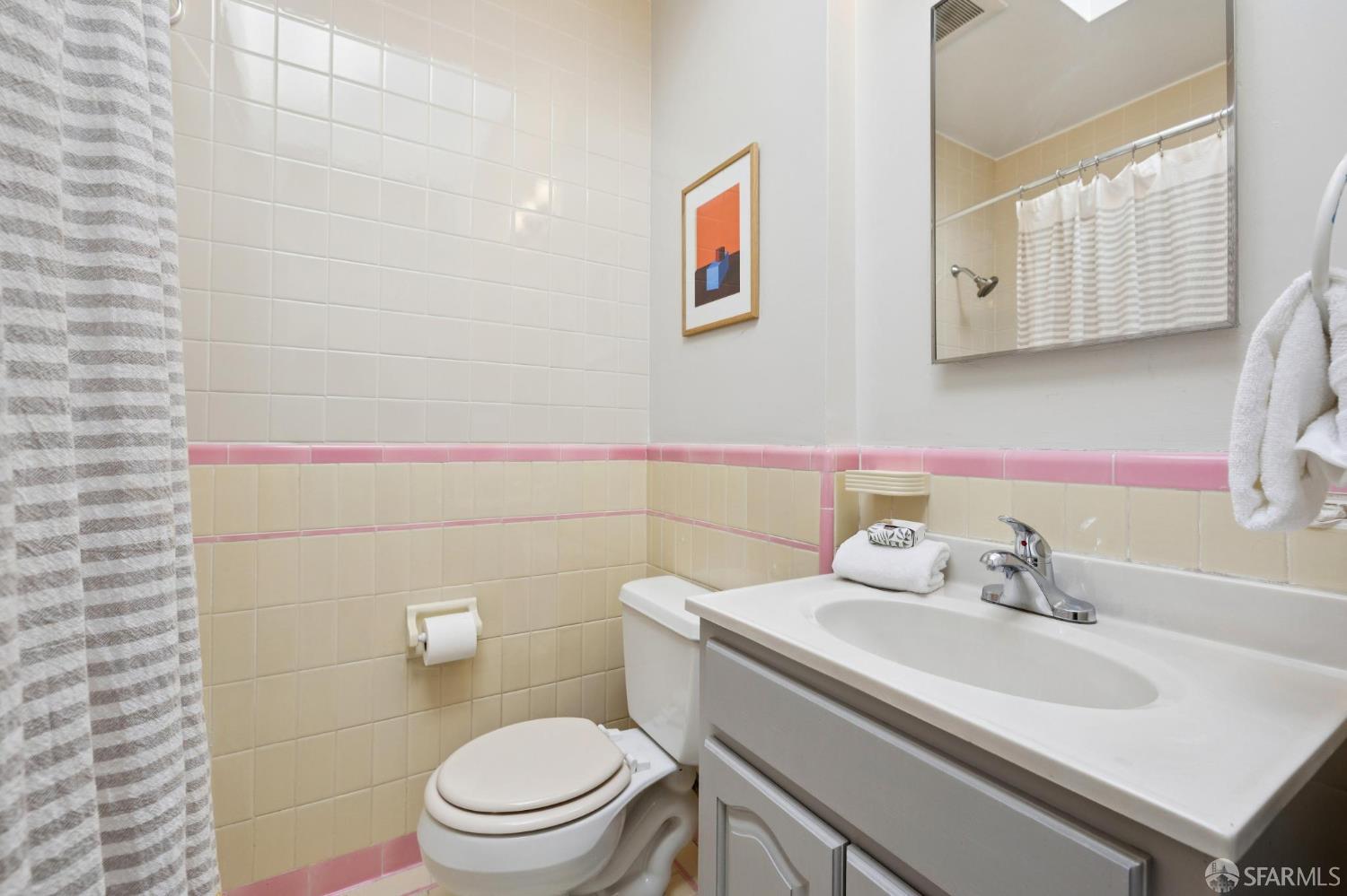 Detail Gallery Image 17 of 34 For 2574 46th Ave, San Francisco,  CA 94116 - 2 Beds | 1 Baths