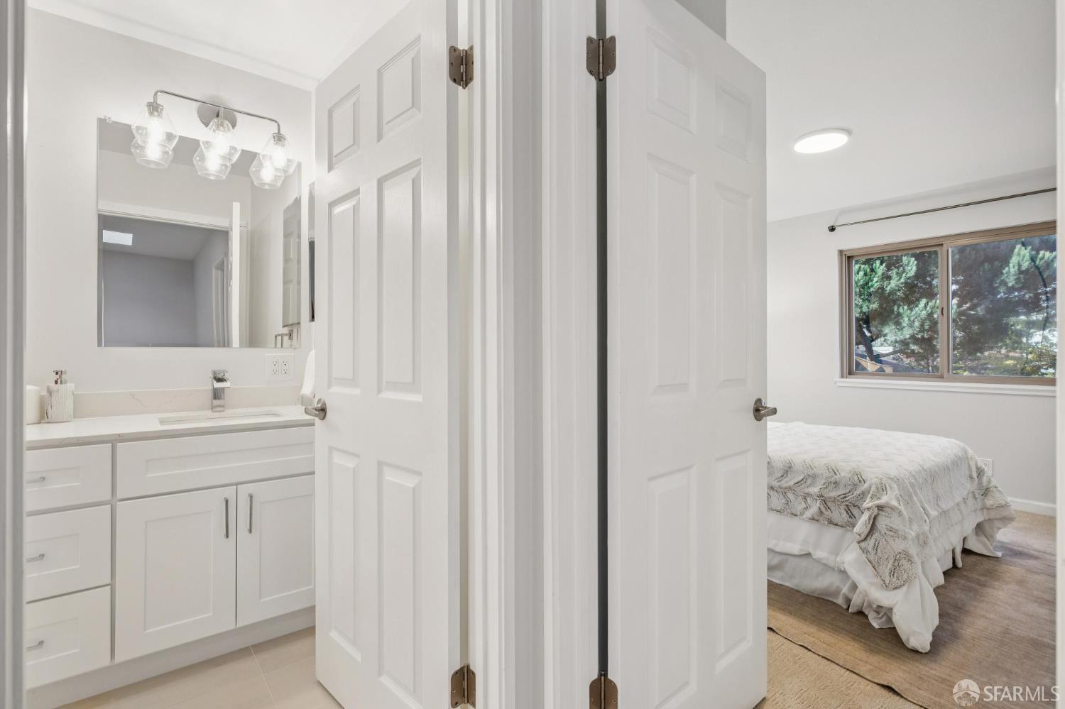 Detail Gallery Image 30 of 51 For 1152 Admiralty Ln, Alameda,  CA 94502 - 3 Beds | 1/1 Baths