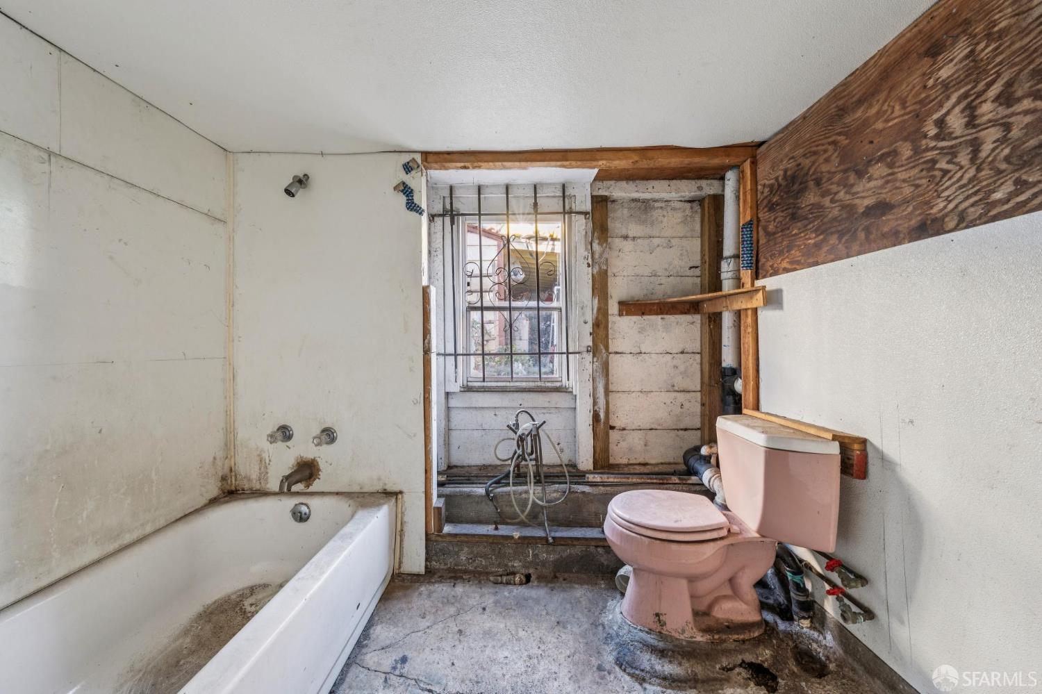 Detail Gallery Image 33 of 47 For 670 Sycamore St, Oakland,  CA 94612 - 2 Beds | 1 Baths