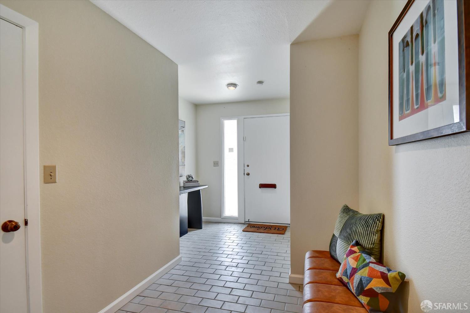 Detail Gallery Image 6 of 71 For 115 S Lake Merced Hls, San Francisco,  CA 94132 - 3 Beds | 2/1 Baths