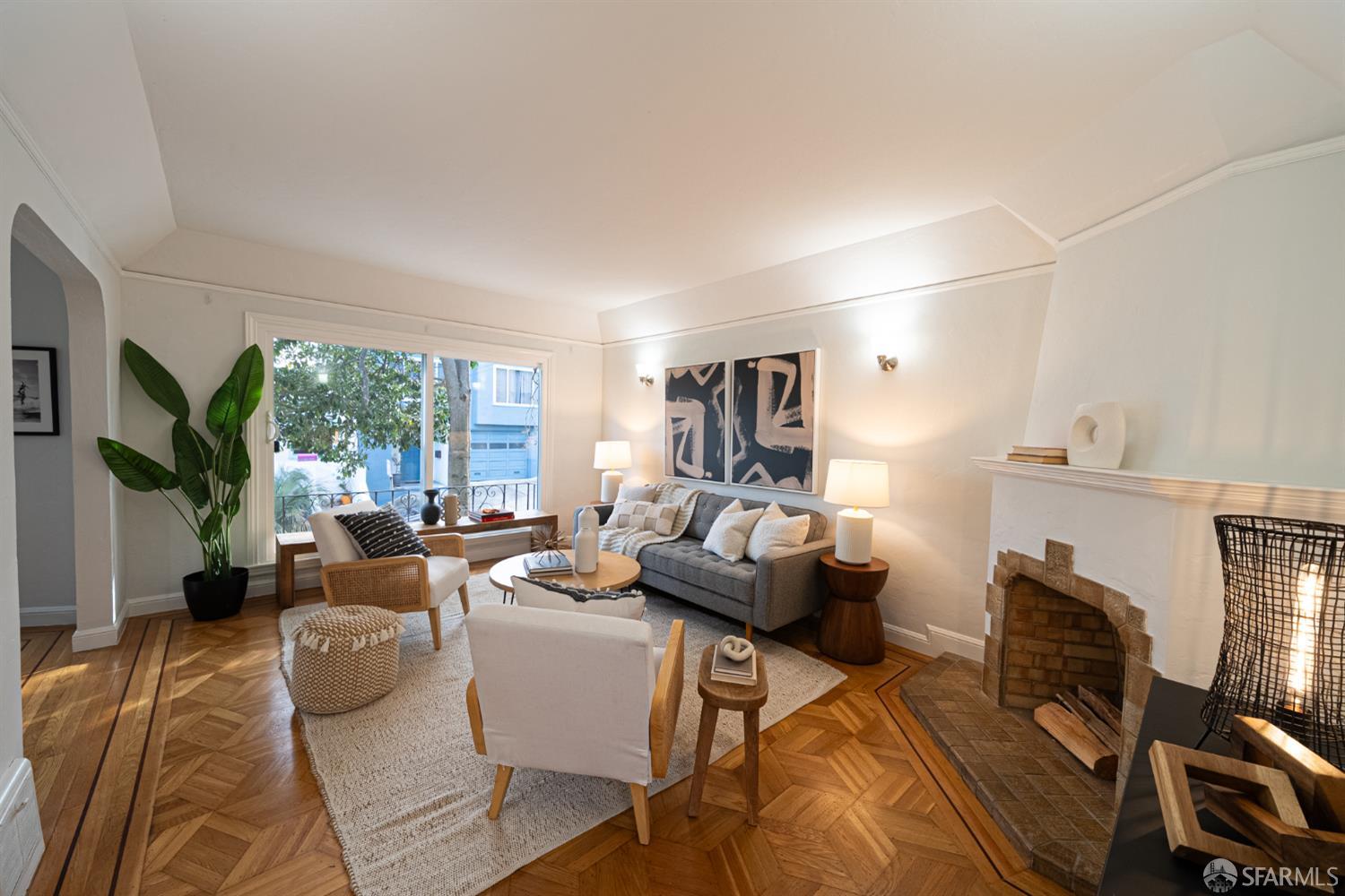 Detail Gallery Image 8 of 62 For 62 Bronte St, San Francisco,  CA 94110 - 2 Beds | 2 Baths