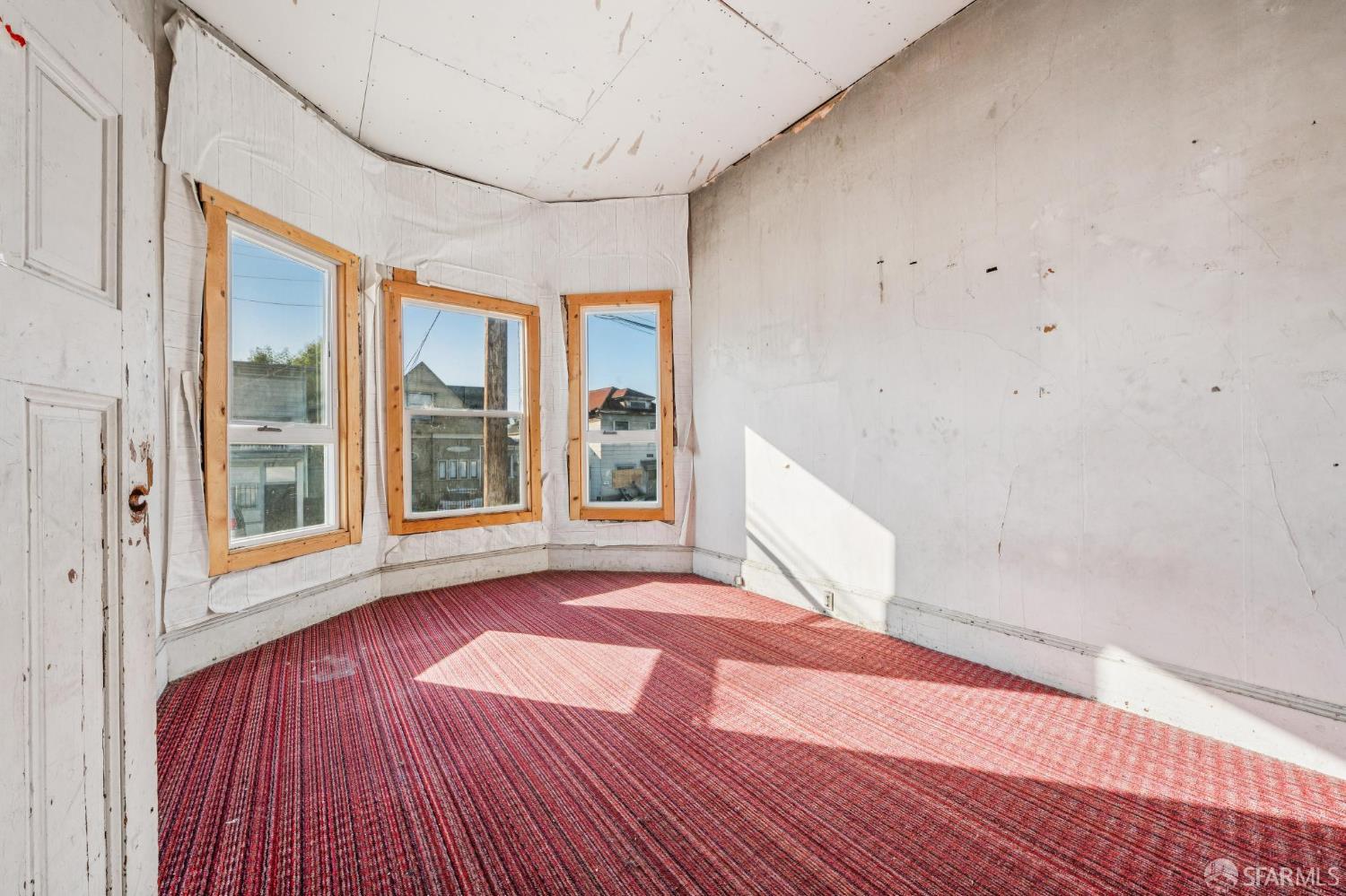 Detail Gallery Image 4 of 47 For 670 Sycamore St, Oakland,  CA 94612 - 2 Beds | 1 Baths