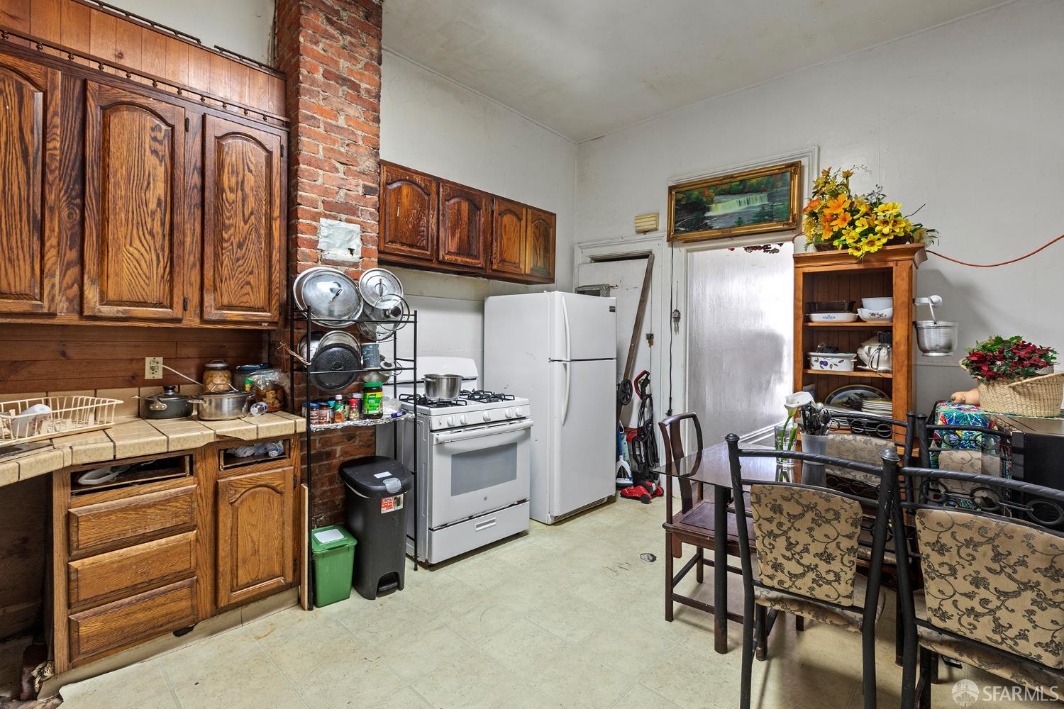 Detail Gallery Image 9 of 20 For 1134 Treat Ave, San Francisco,  CA 94110 - – Beds | – Baths