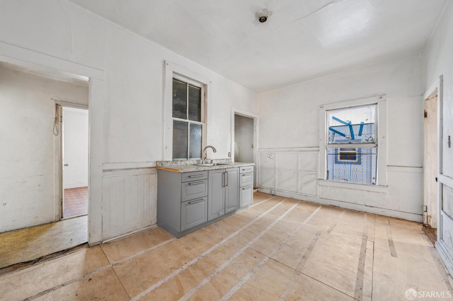 Detail Gallery Image 16 of 47 For 670 Sycamore St, Oakland,  CA 94612 - 2 Beds | 1 Baths