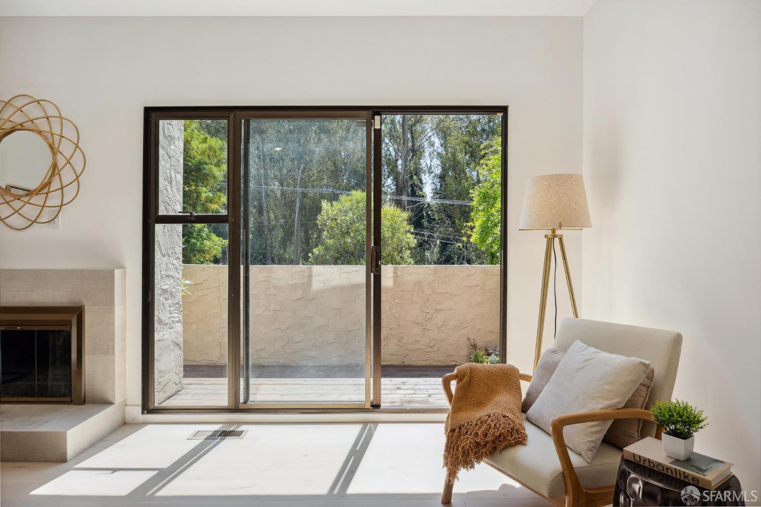 Detail Gallery Image 8 of 42 For 134 Galewood Cir, San Francisco,  CA 94131 - 2 Beds | 2/1 Baths