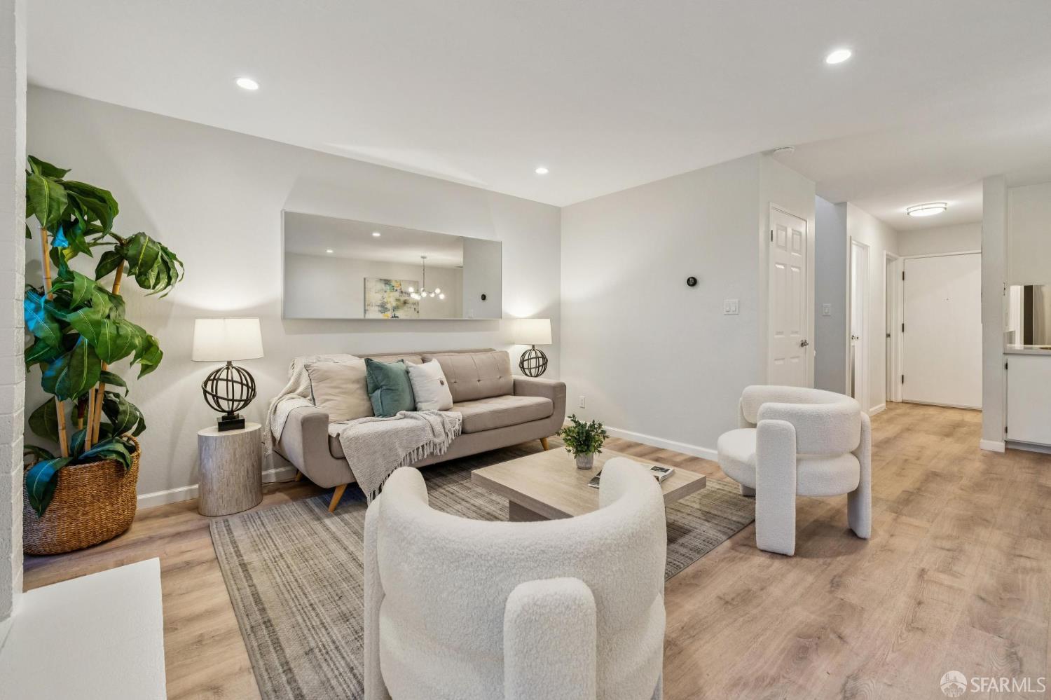 Detail Gallery Image 5 of 51 For 1152 Admiralty Ln, Alameda,  CA 94502 - 3 Beds | 1/1 Baths