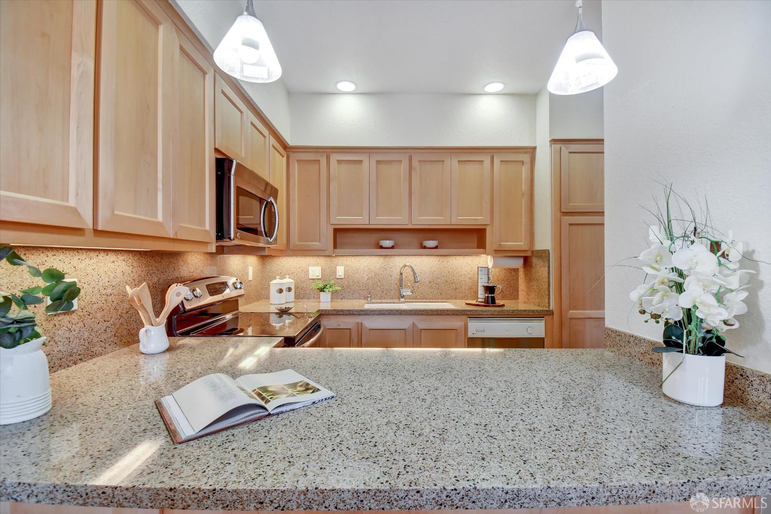 Detail Gallery Image 37 of 71 For 115 S Lake Merced Hls, San Francisco,  CA 94132 - 3 Beds | 2/1 Baths