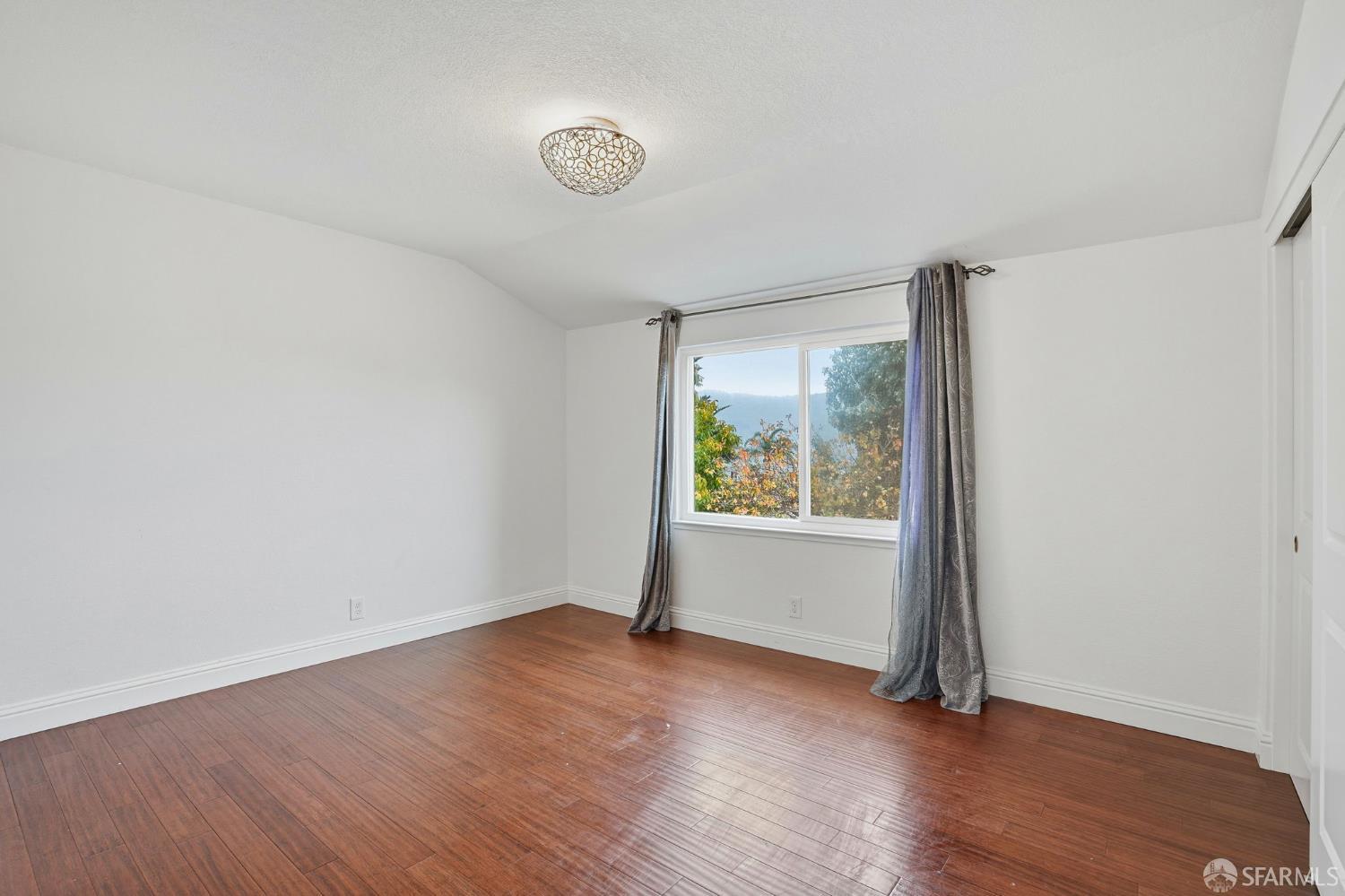 Detail Gallery Image 22 of 30 For 5756 Amend Rd, El Sobrante,  CA 94803 - 6 Beds | 3 Baths