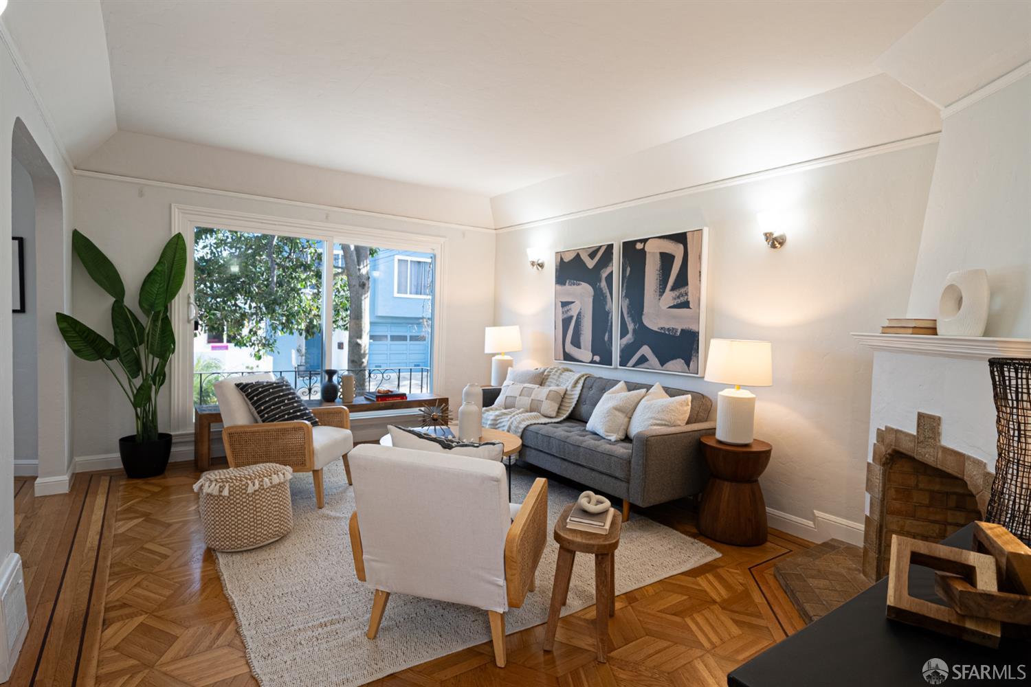Detail Gallery Image 7 of 62 For 62 Bronte St, San Francisco,  CA 94110 - 2 Beds | 2 Baths