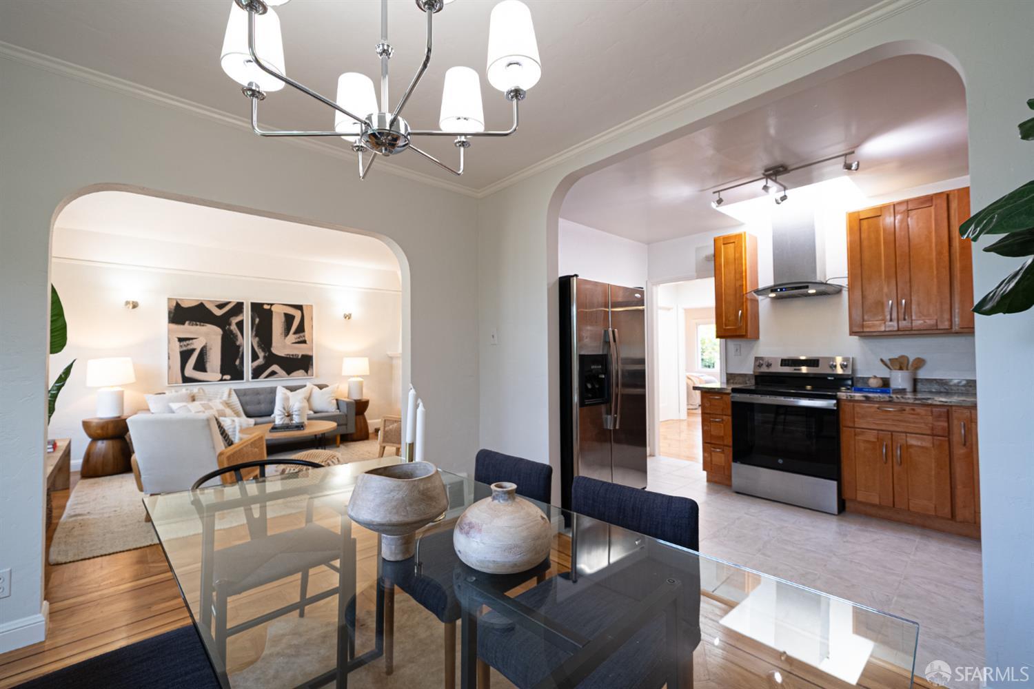 Detail Gallery Image 13 of 62 For 62 Bronte St, San Francisco,  CA 94110 - 2 Beds | 2 Baths