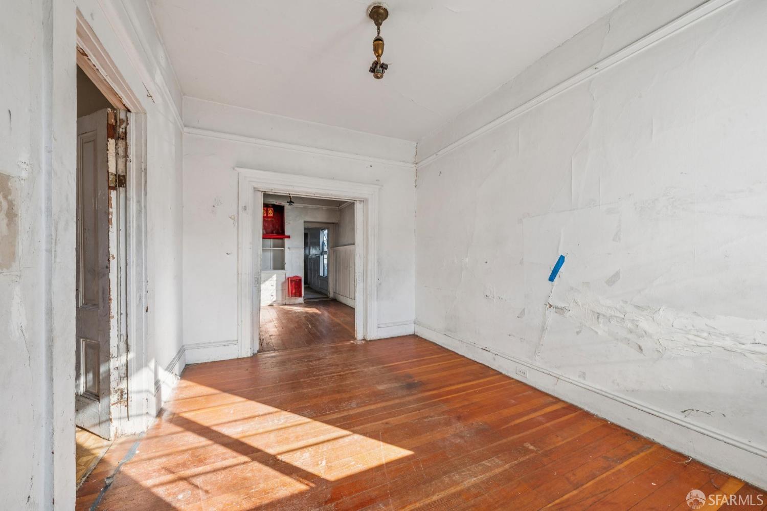 Detail Gallery Image 7 of 47 For 670 Sycamore St, Oakland,  CA 94612 - 2 Beds | 1 Baths