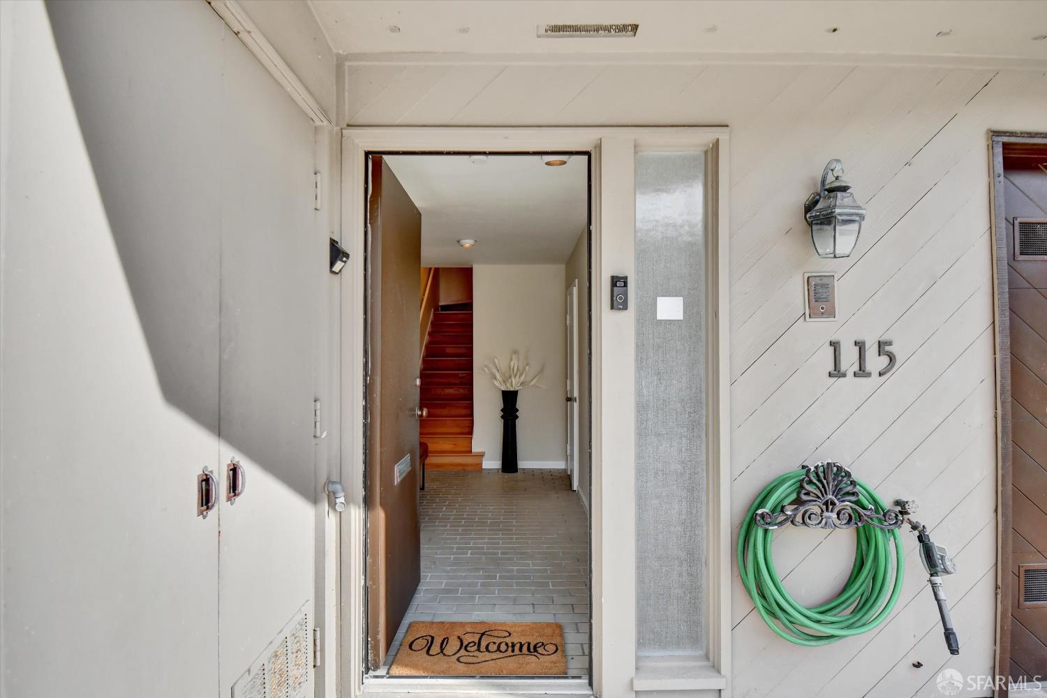 Detail Gallery Image 5 of 71 For 115 S Lake Merced Hls, San Francisco,  CA 94132 - 3 Beds | 2/1 Baths