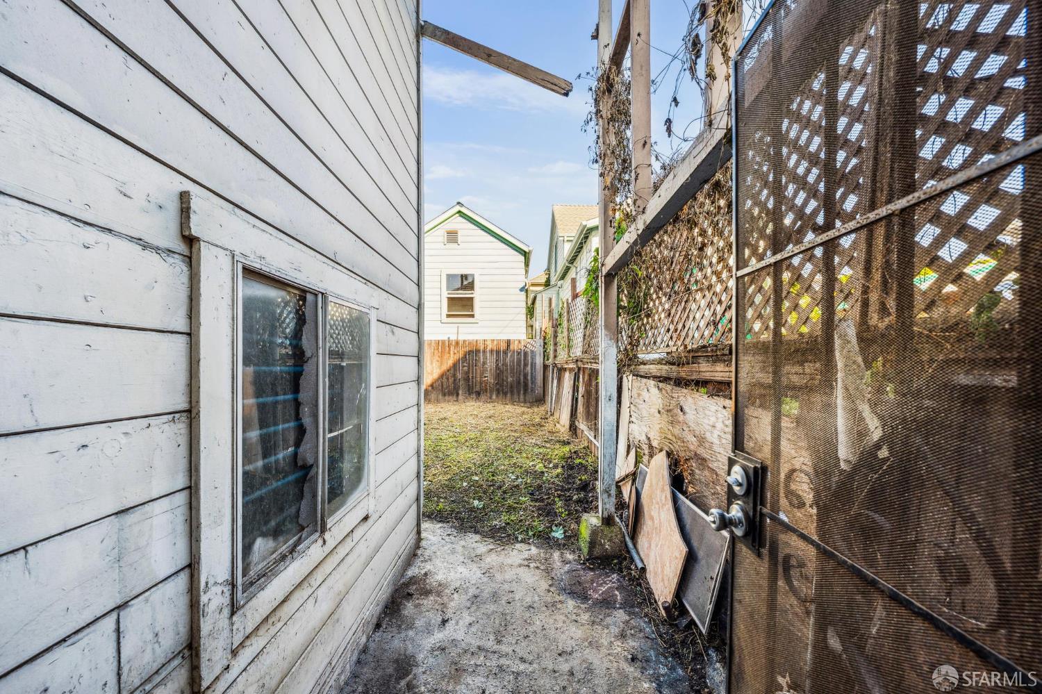 Detail Gallery Image 43 of 47 For 670 Sycamore St, Oakland,  CA 94612 - 2 Beds | 1 Baths