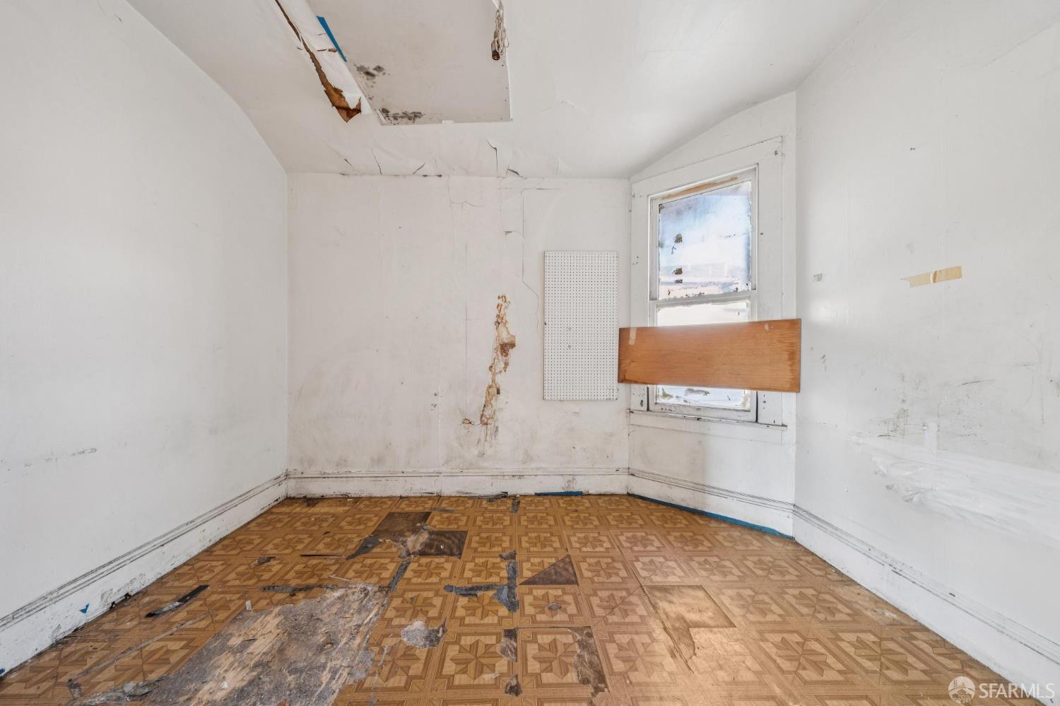 Detail Gallery Image 9 of 47 For 670 Sycamore St, Oakland,  CA 94612 - 2 Beds | 1 Baths