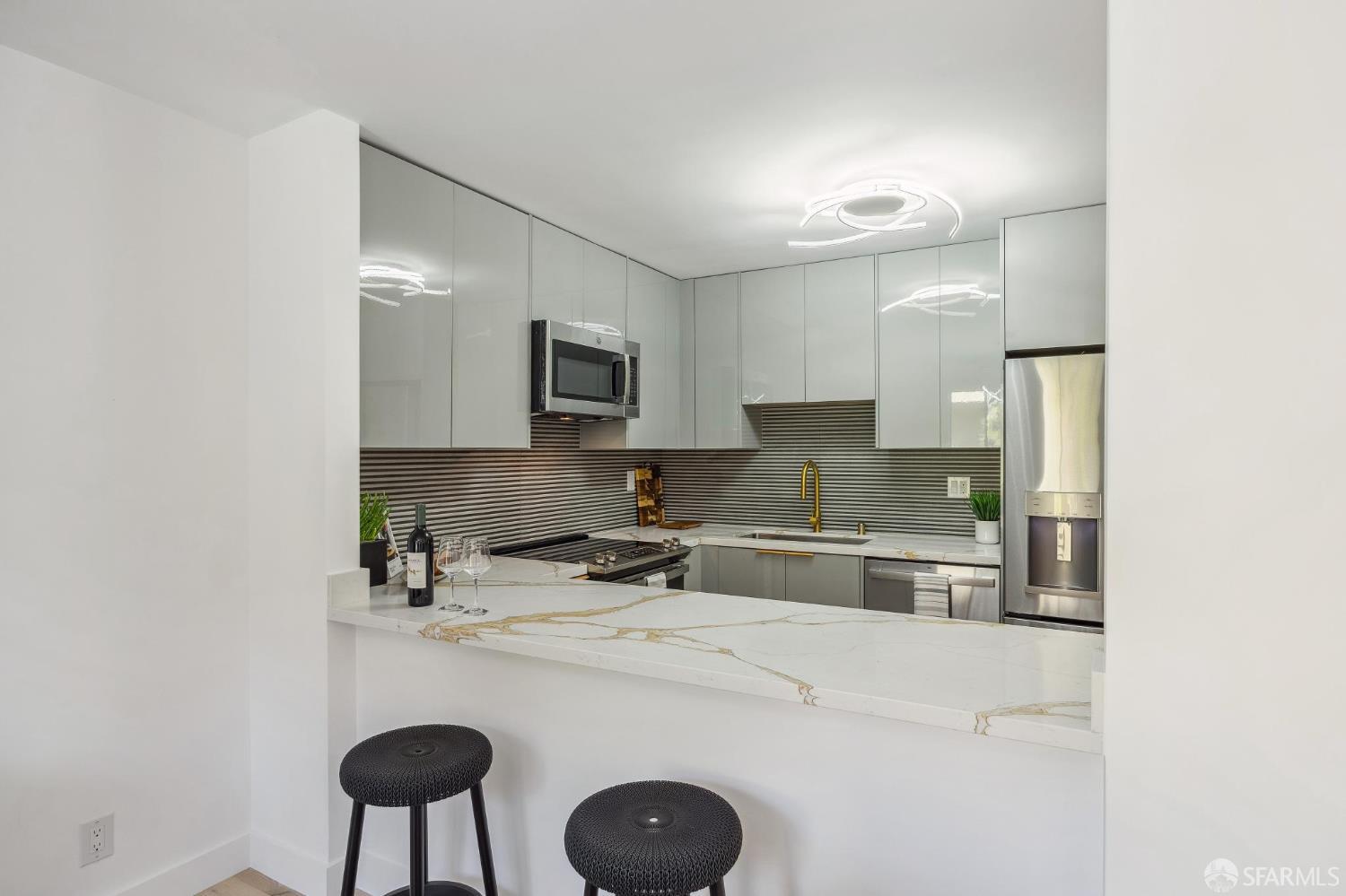 Detail Gallery Image 19 of 42 For 134 Galewood Cir, San Francisco,  CA 94131 - 2 Beds | 2/1 Baths