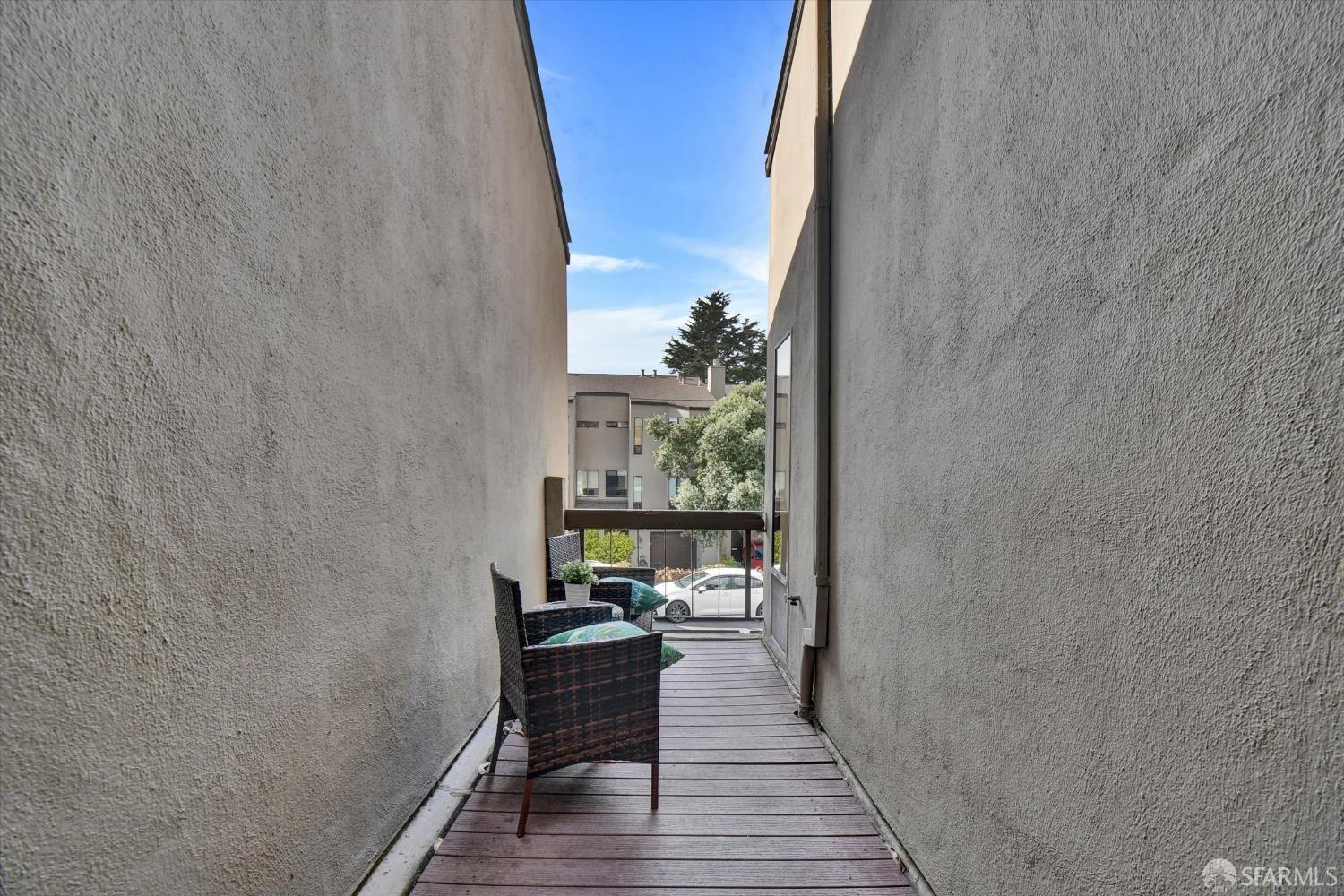 Detail Gallery Image 14 of 71 For 115 S Lake Merced Hls, San Francisco,  CA 94132 - 3 Beds | 2/1 Baths