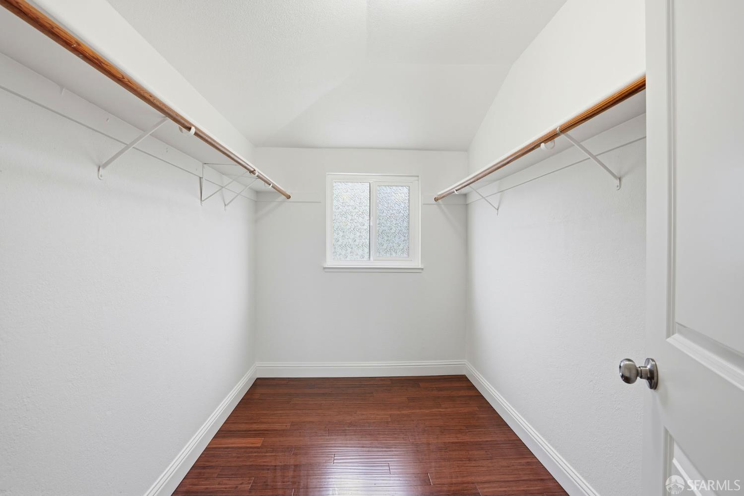 Detail Gallery Image 14 of 30 For 5756 Amend Rd, El Sobrante,  CA 94803 - 6 Beds | 3 Baths